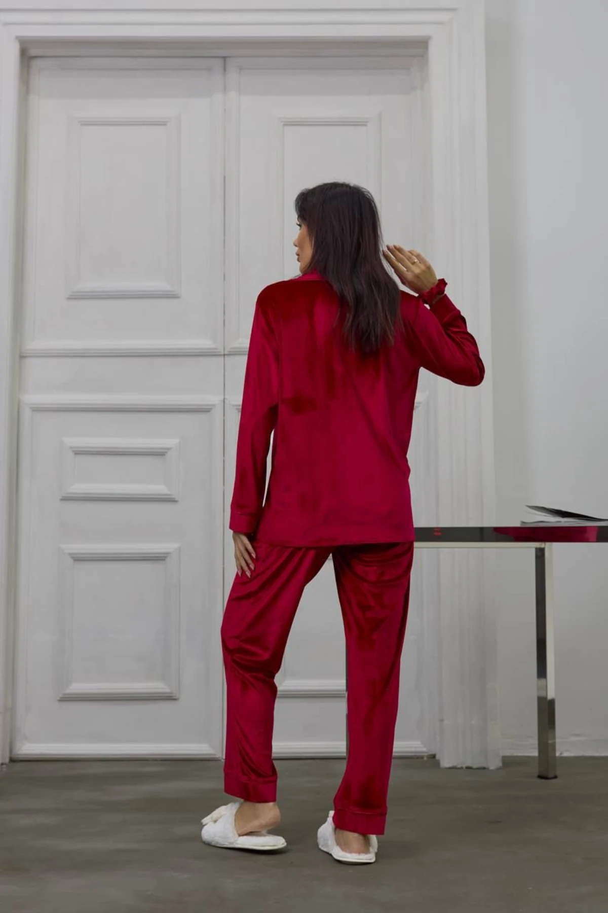 Muah Kırmızı Gofrajlı Kalp Nakışlı Uzun Kadi̇fe Pi̇jama Takımı