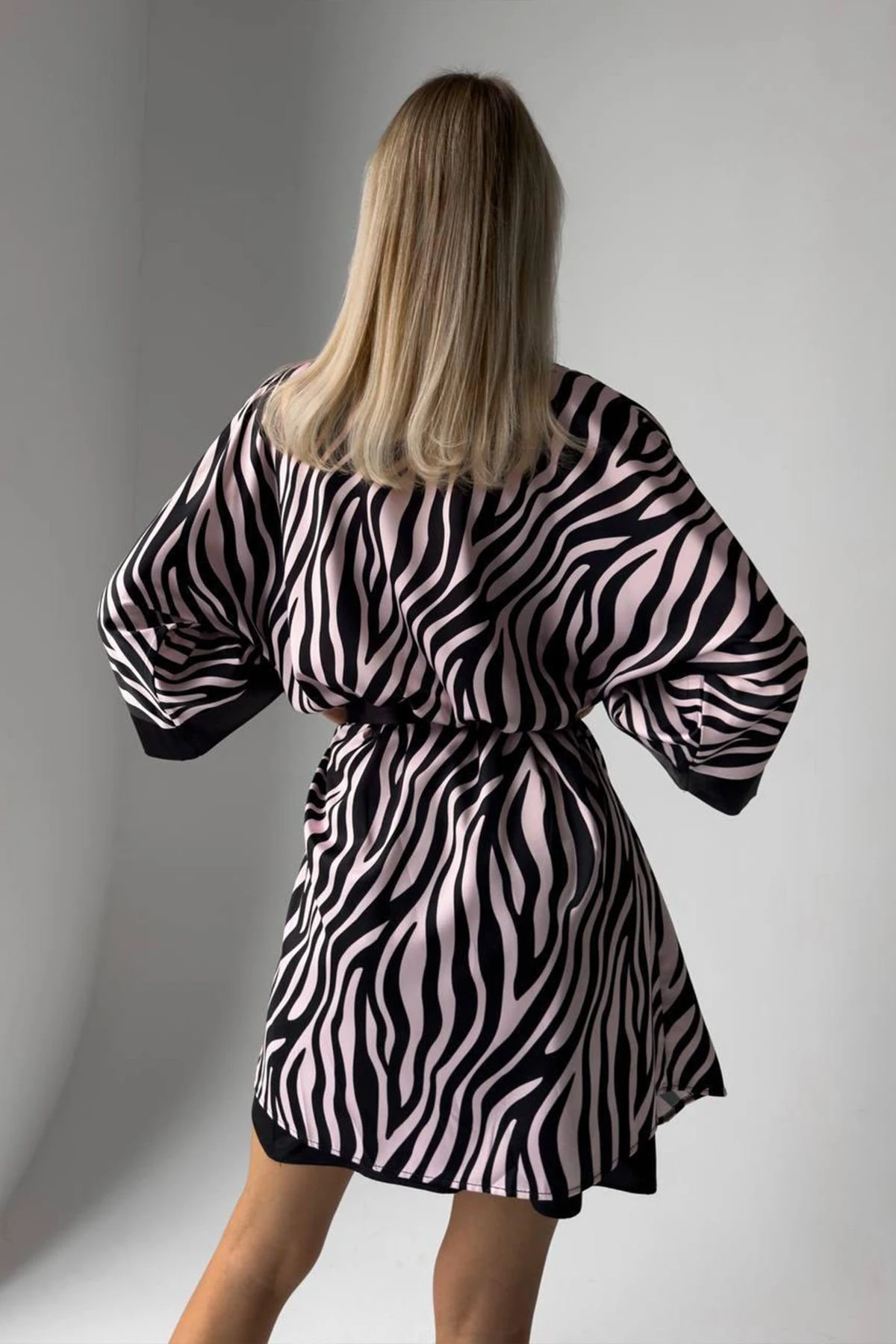 Pudra Si̇yah Leopar Di̇ji̇tal Baskılı Geceli̇k & Pudra Si̇yah