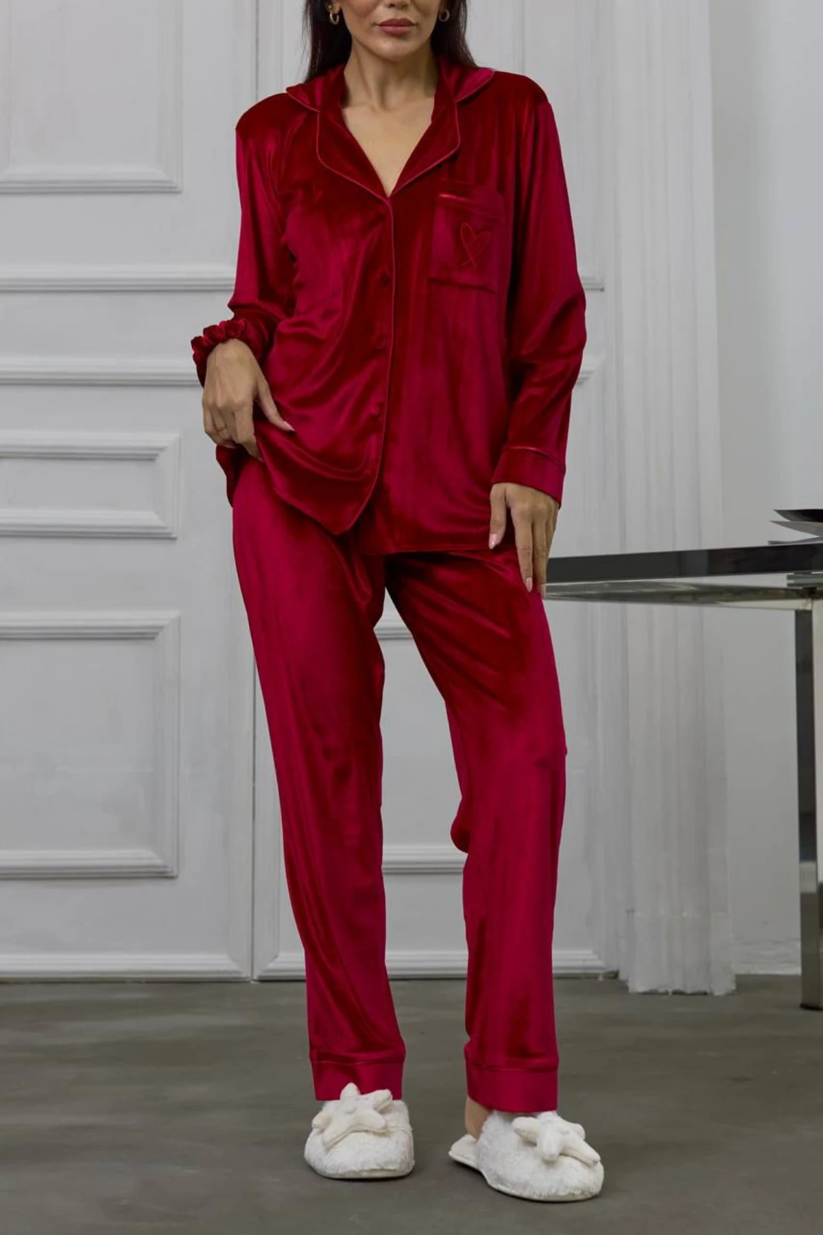 Muah Kırmızı Gofrajlı Kalp Nakışlı Uzun Kadi̇fe Pi̇jama Takımı