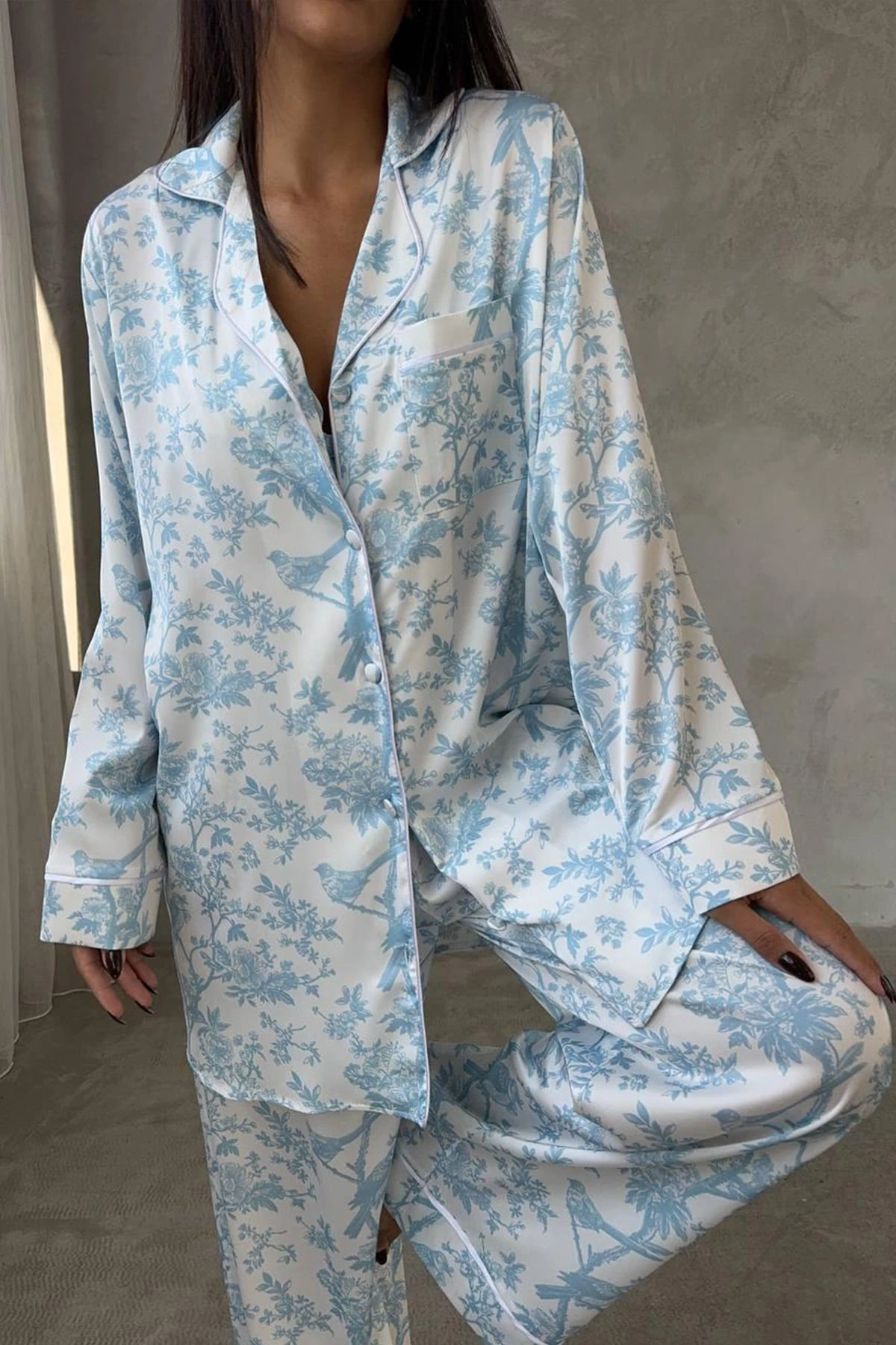 Mavi̇ Kuş Di̇ji̇tal Baskılı Uzun Saten Üçlü Pi̇jama