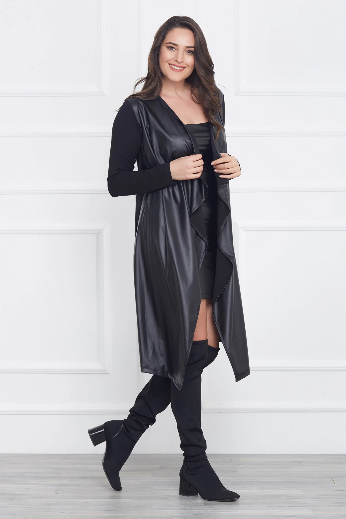 Kadın Siyah Deri Uzun Hırka 17LB9036