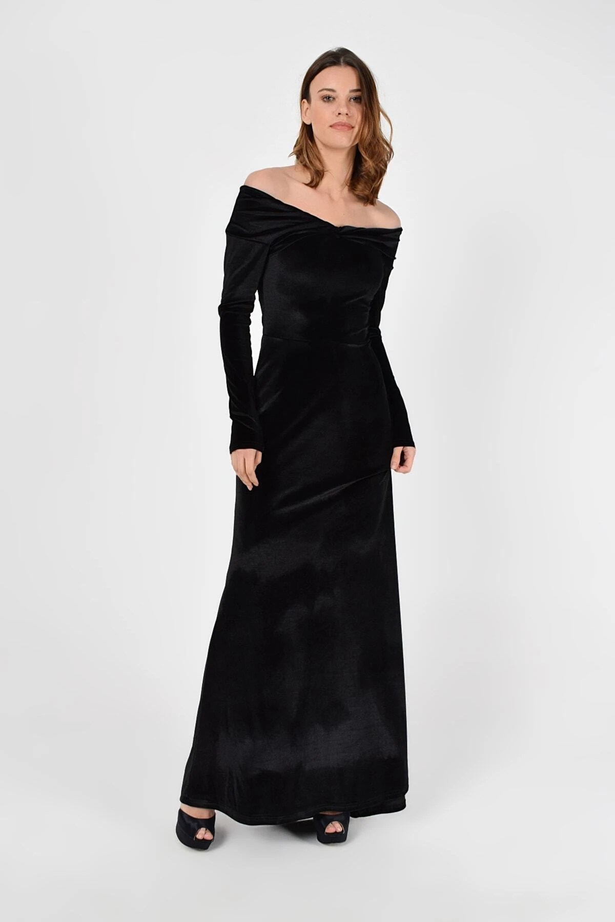 Kadın Siyah Madonna Yaka Uzun Kol Kadife Balık Abiye Davet Elbisesi 19L6712
