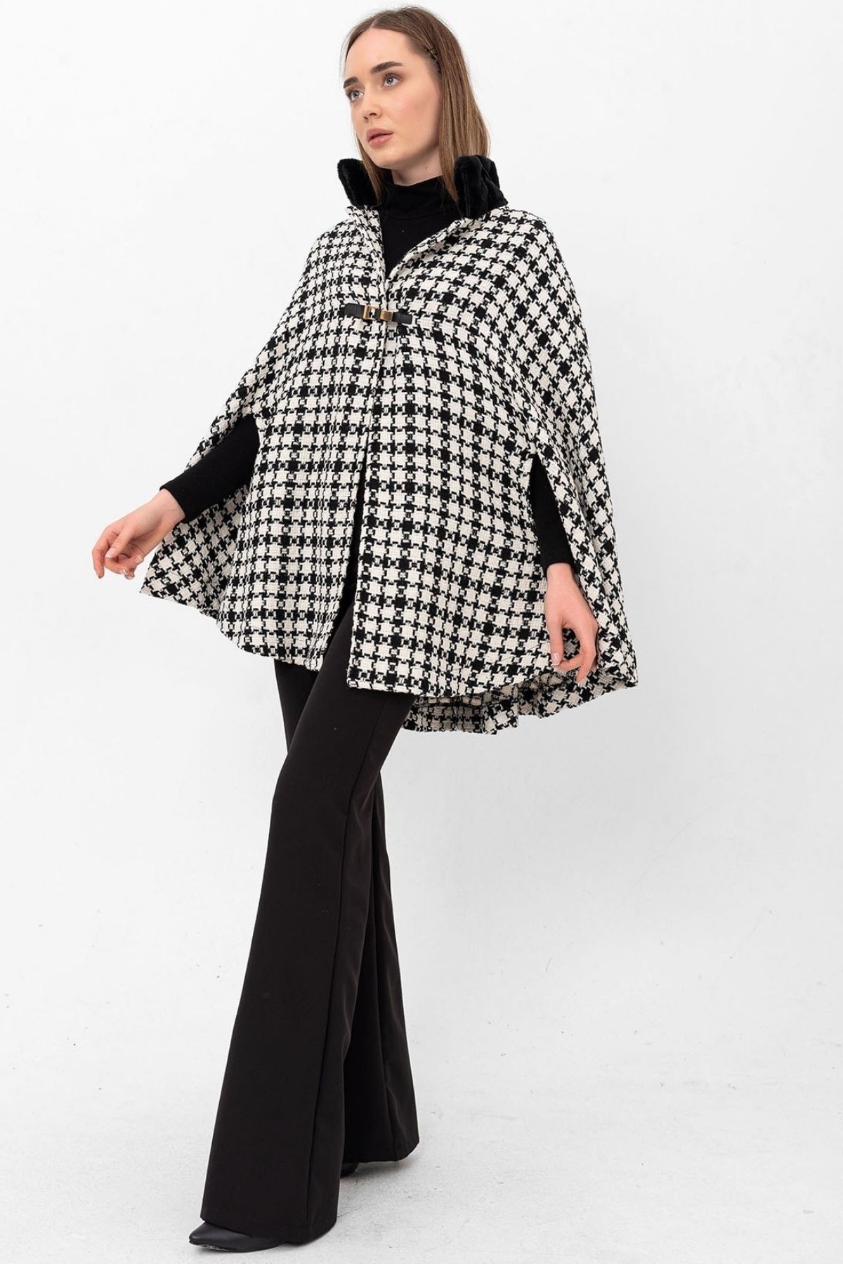 Yakası Suni Kürk Detaylı Dokulu Oversize Şık Tasarım Panço&pelerin