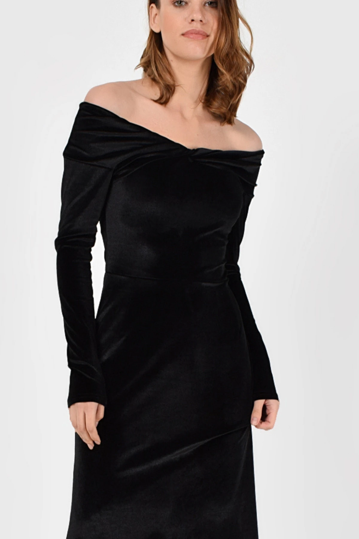 Kadın Siyah Madonna Yaka Uzun Kol Kadife Balık Abiye Davet Elbisesi 19L6712