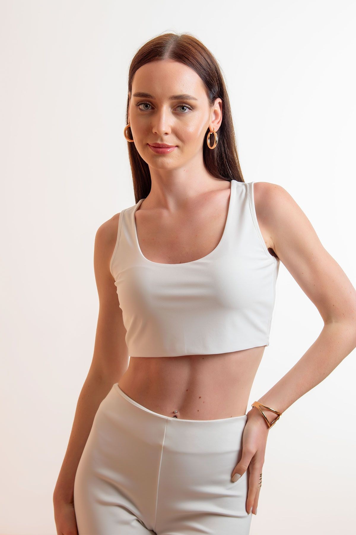 Ecru U Yaka Basic Bluz&Crop