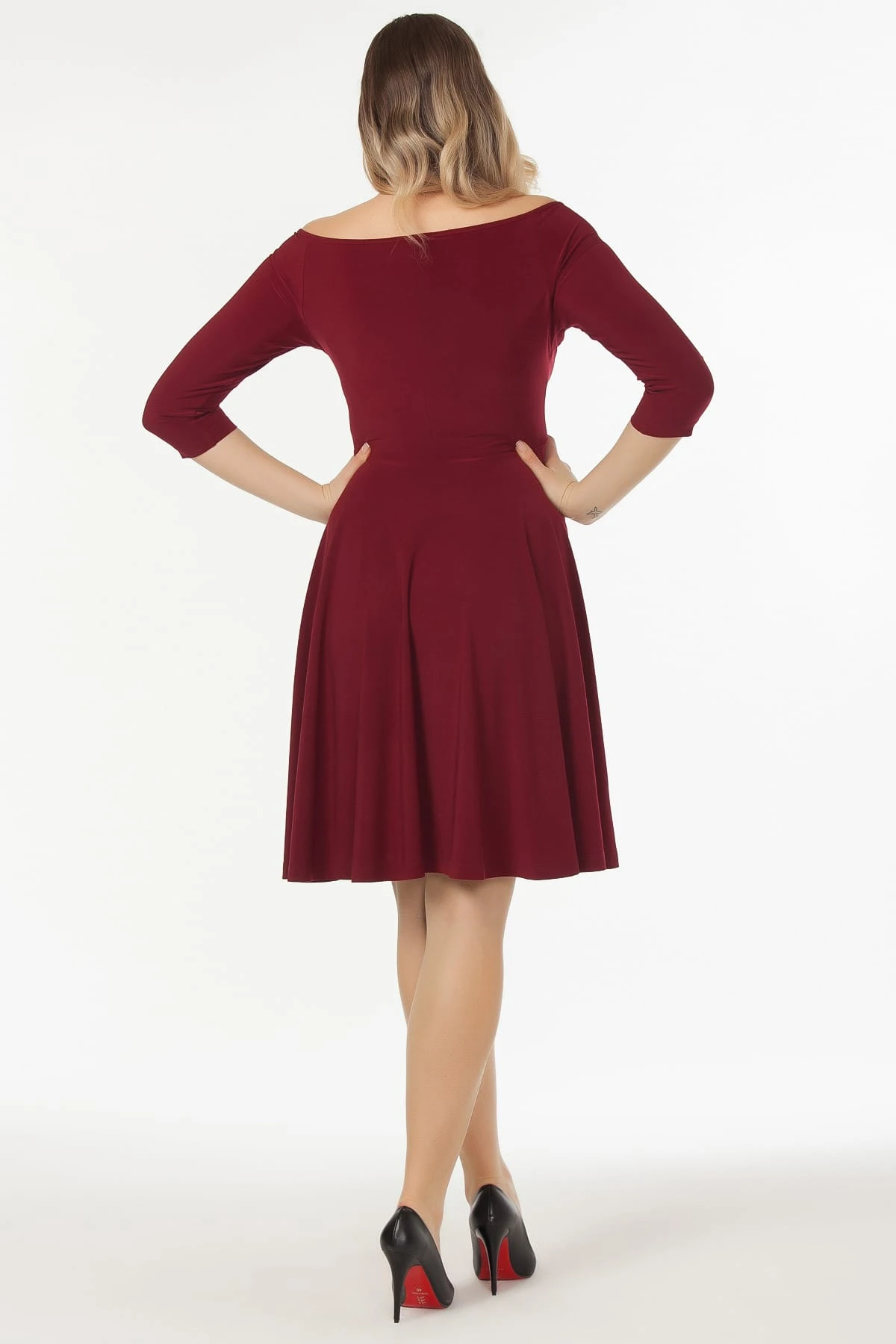 Kadın Bordo Madonna Yaka Hareketli Etek Detay Elbise 19LB9129