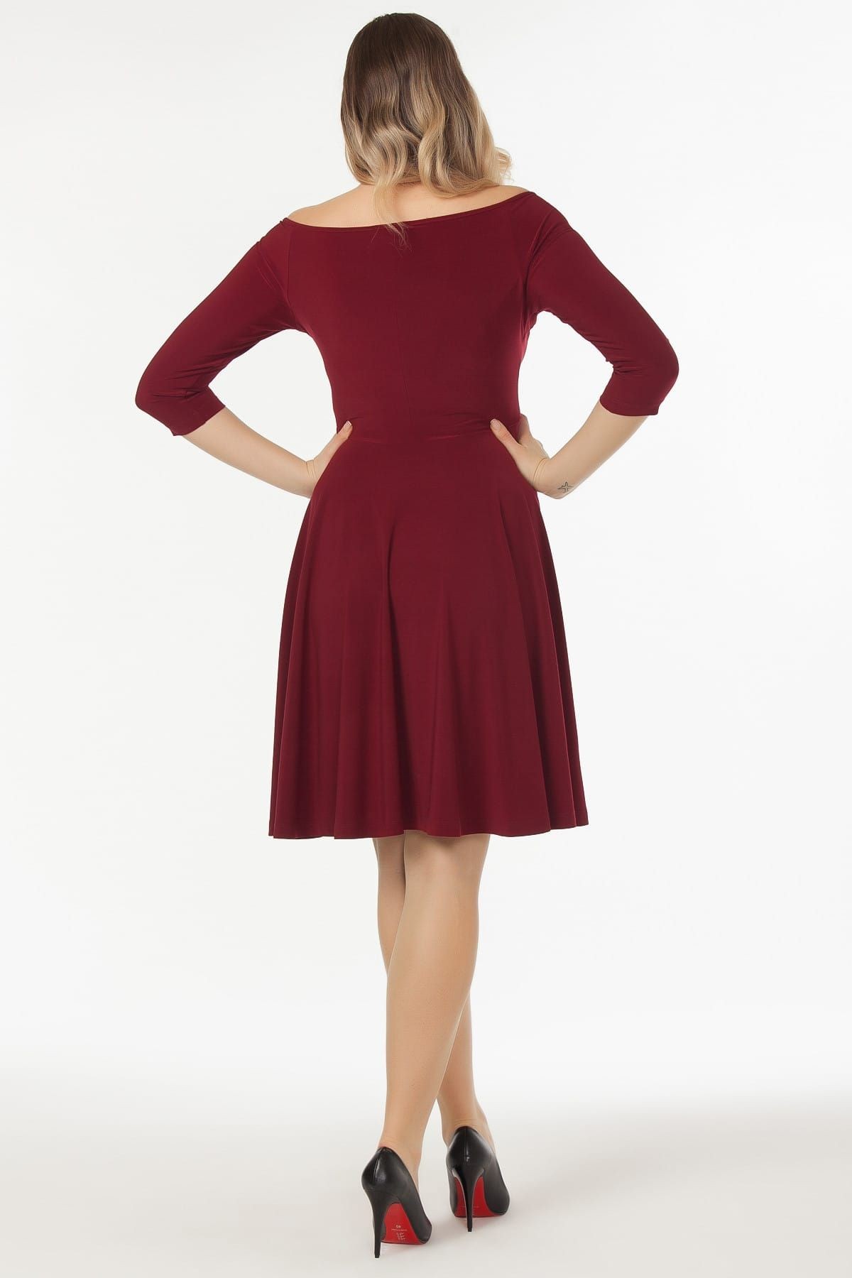 Kadın Bordo Madonna Yaka Hareketli Etek Detay Elbise 19LB9129
