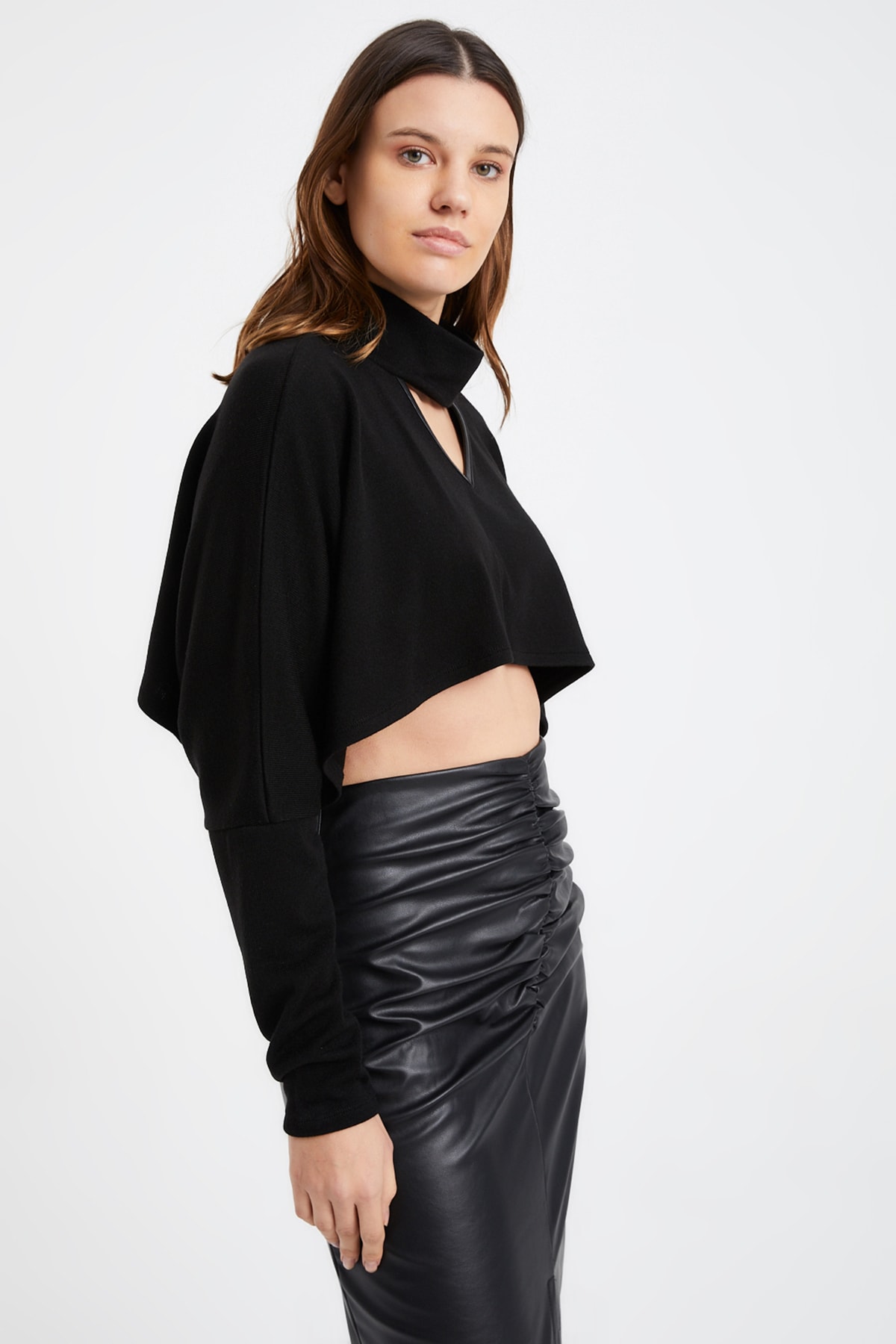 Kadın Siyah Yaka Detay Triko Crop Bolero