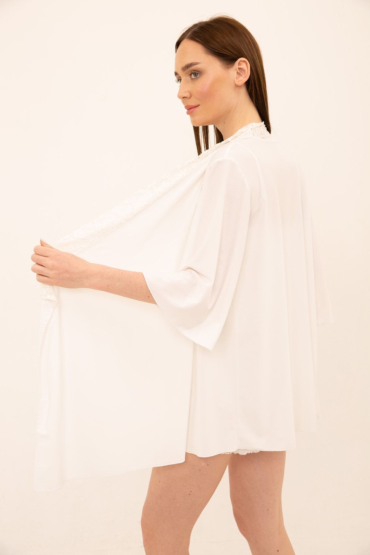 Ecru Yakada Dantel Detay Hırka&kimono