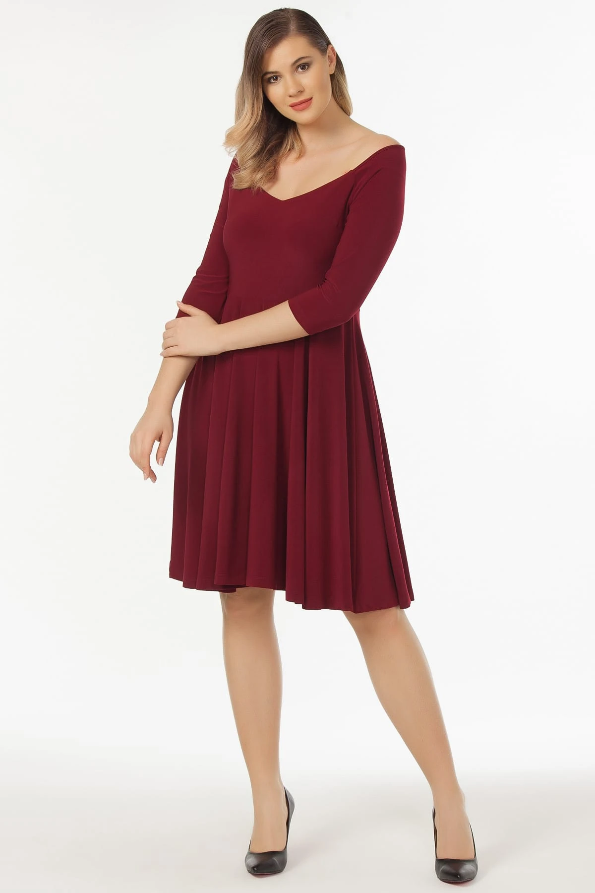 Kadın Bordo Madonna Yaka Hareketli Etek Detay Elbise 19LB9129