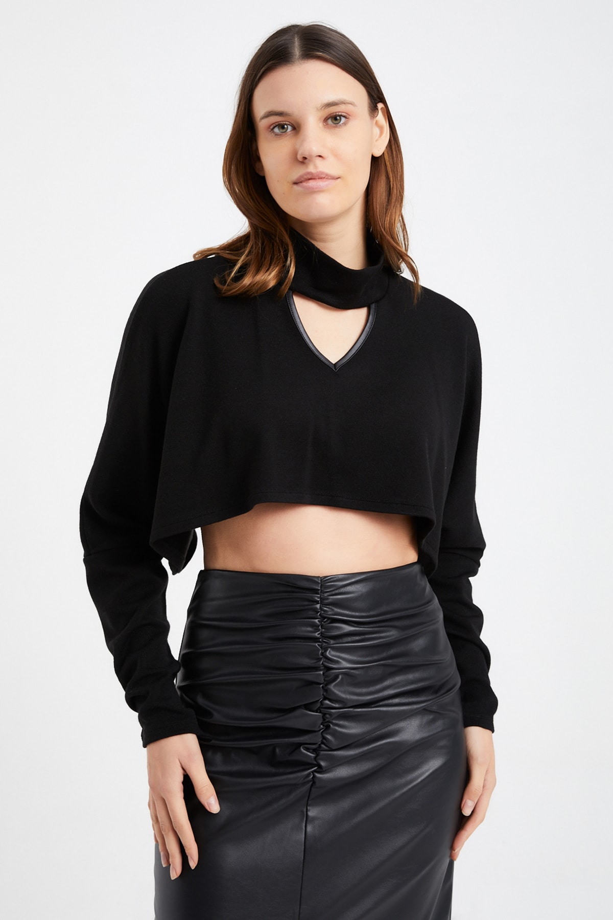 Kadın Siyah Yaka Detay Triko Crop Bolero