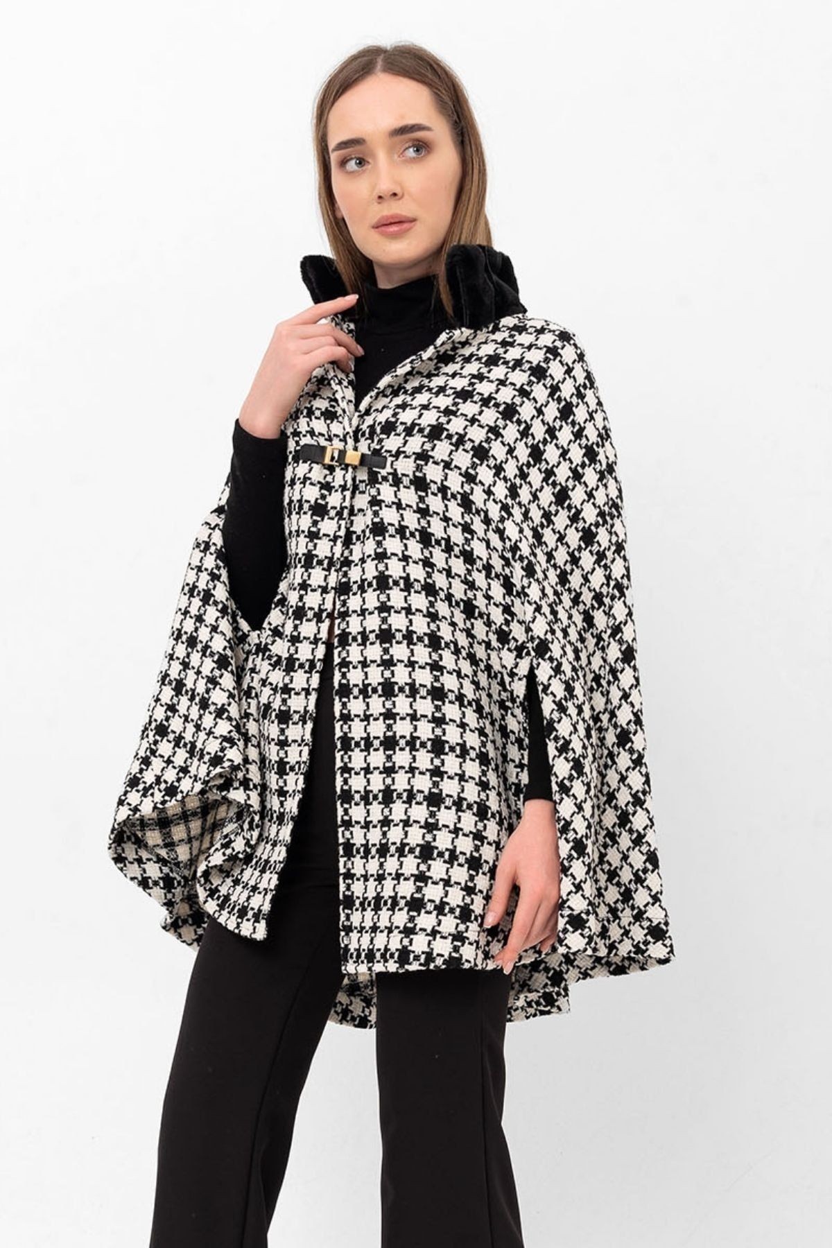Yakası Suni Kürk Detaylı Dokulu Oversize Şık Tasarım Panço&pelerin