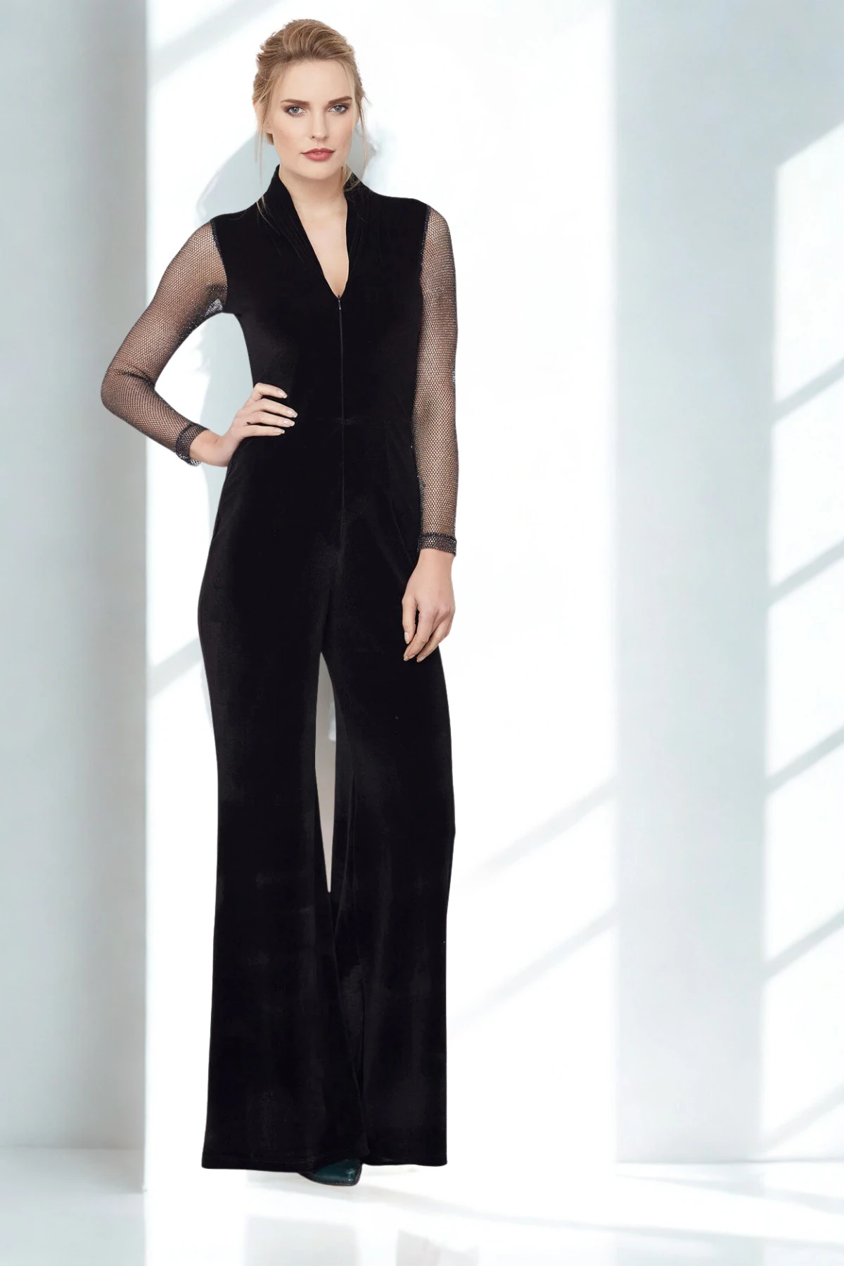 Kadın Siyah Simli Metalik Detaylı Kadife Tulum 17L6167