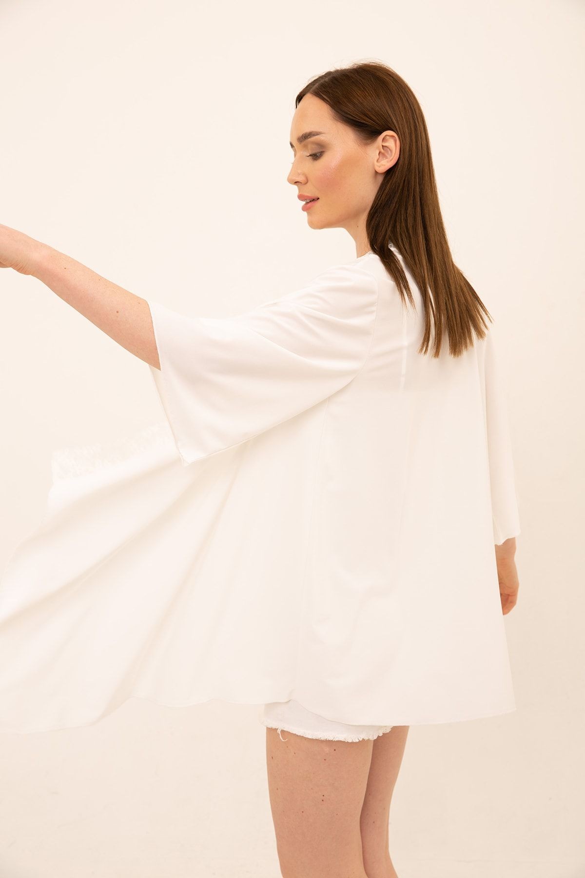 Ecru Yakada Dantel Detay Hırka&kimono