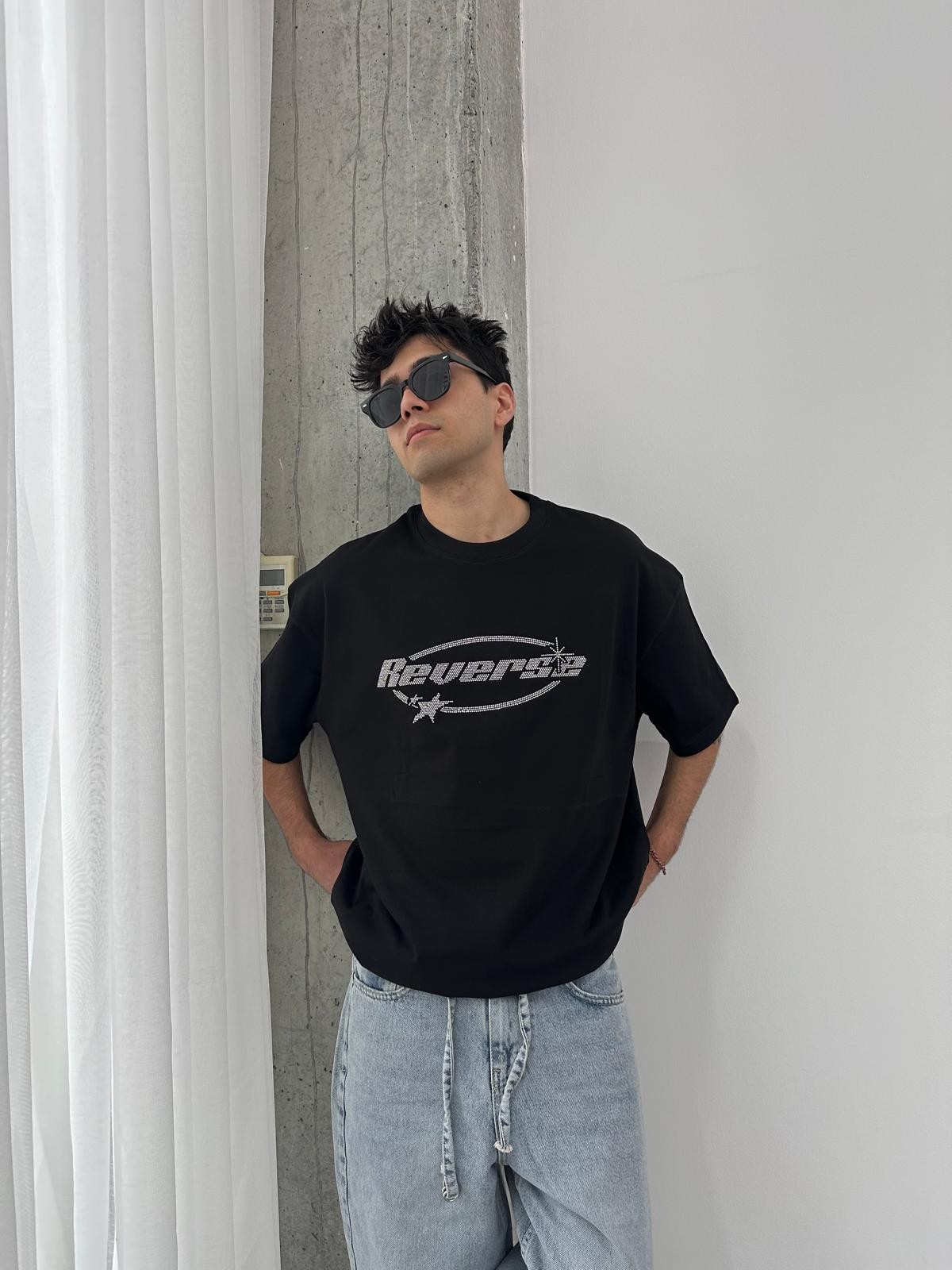 Reverse Taşlamalı Siyah Oversize T-Shirt