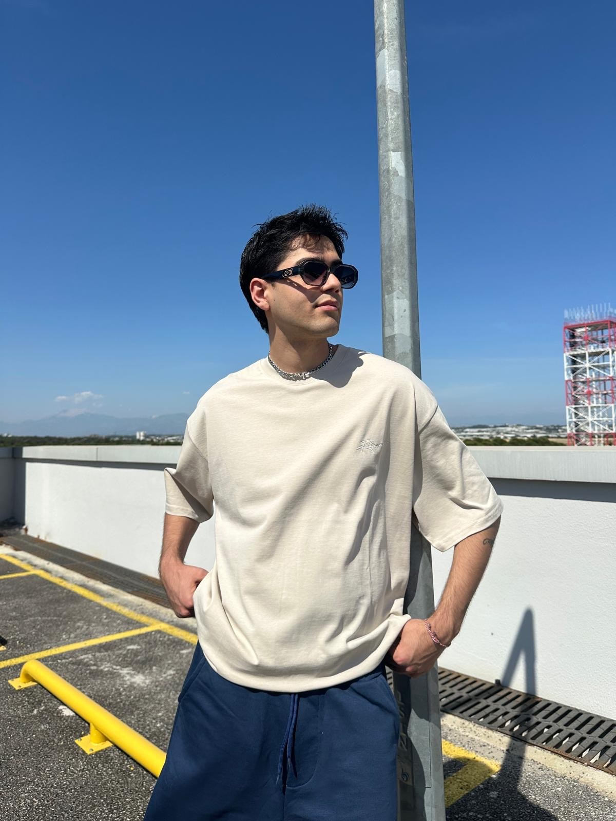 Sırt Nakışlı Bej Oversize T-Shirt