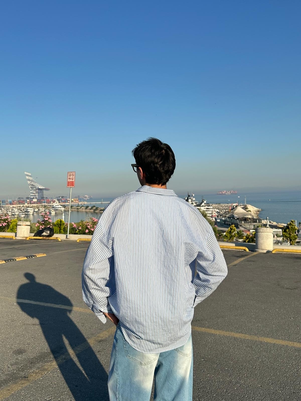 Pov Nakışlı Mavi Çizgili Gömlek