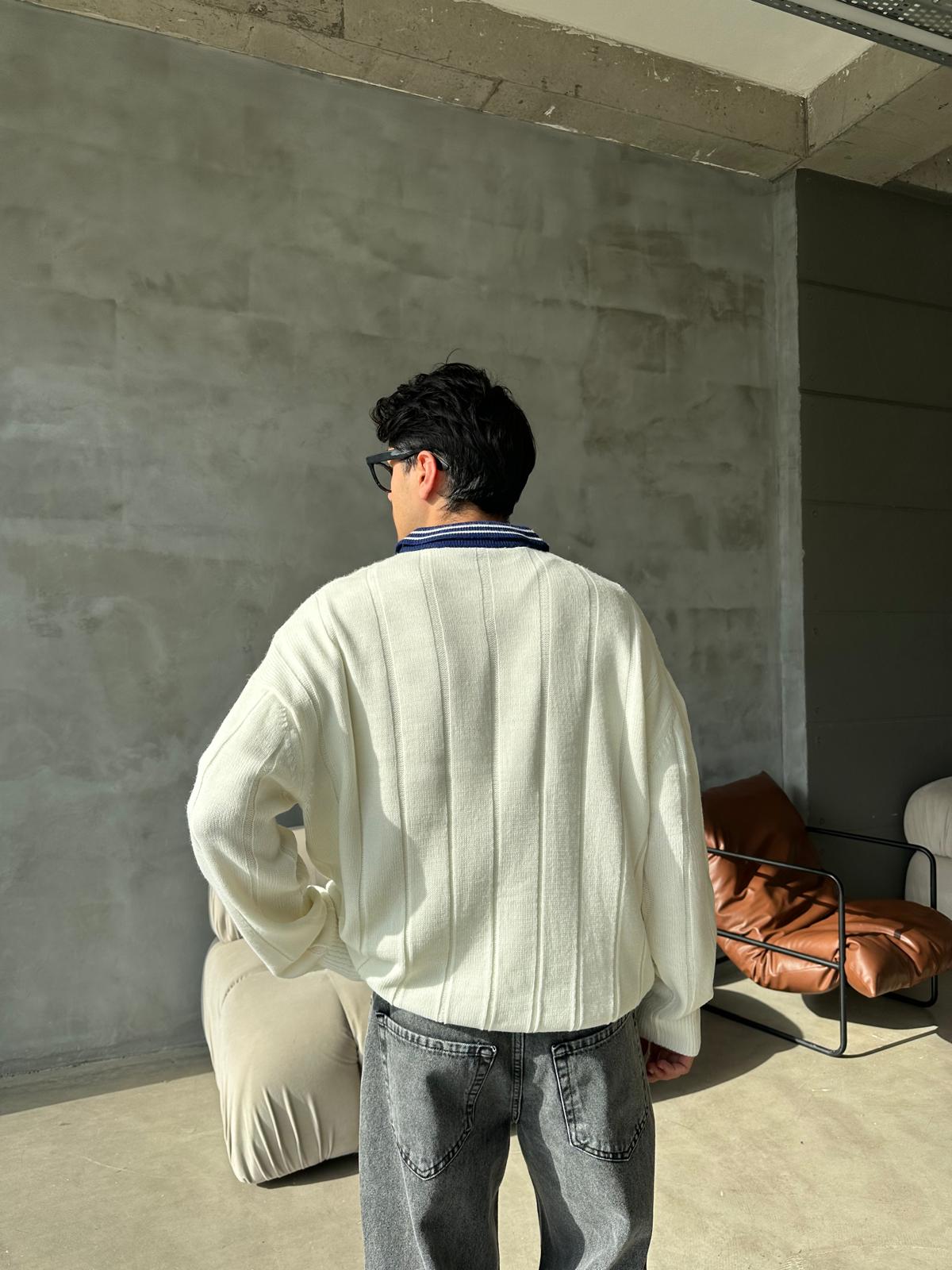 Nakışlı Polo Yaka Triko - Beyaz