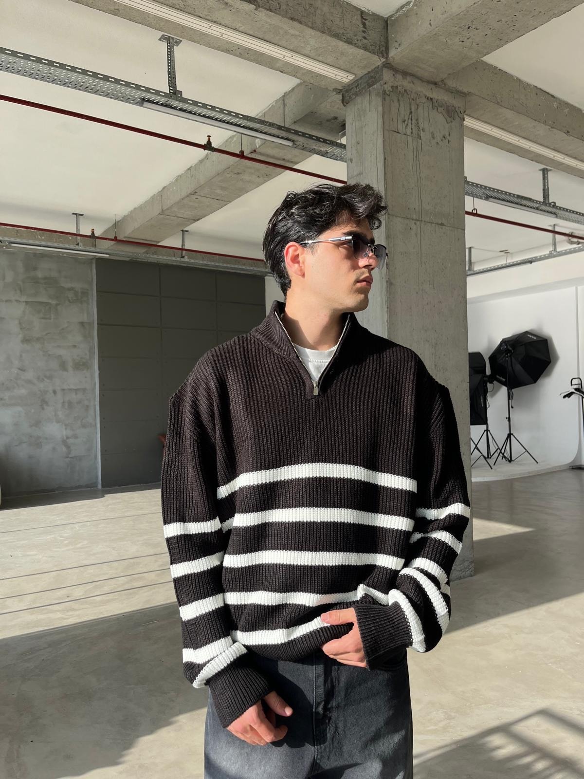 Çizgili Yarım Fermuarlı Triko Sweatshirt - Siyah
