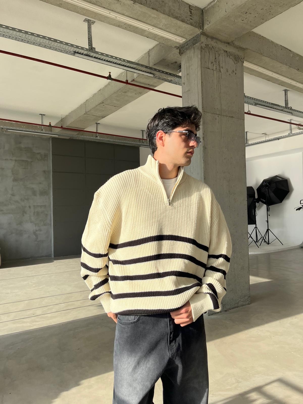 Çizgili Yarım Fermuarlı Triko Sweatshirt - Bej