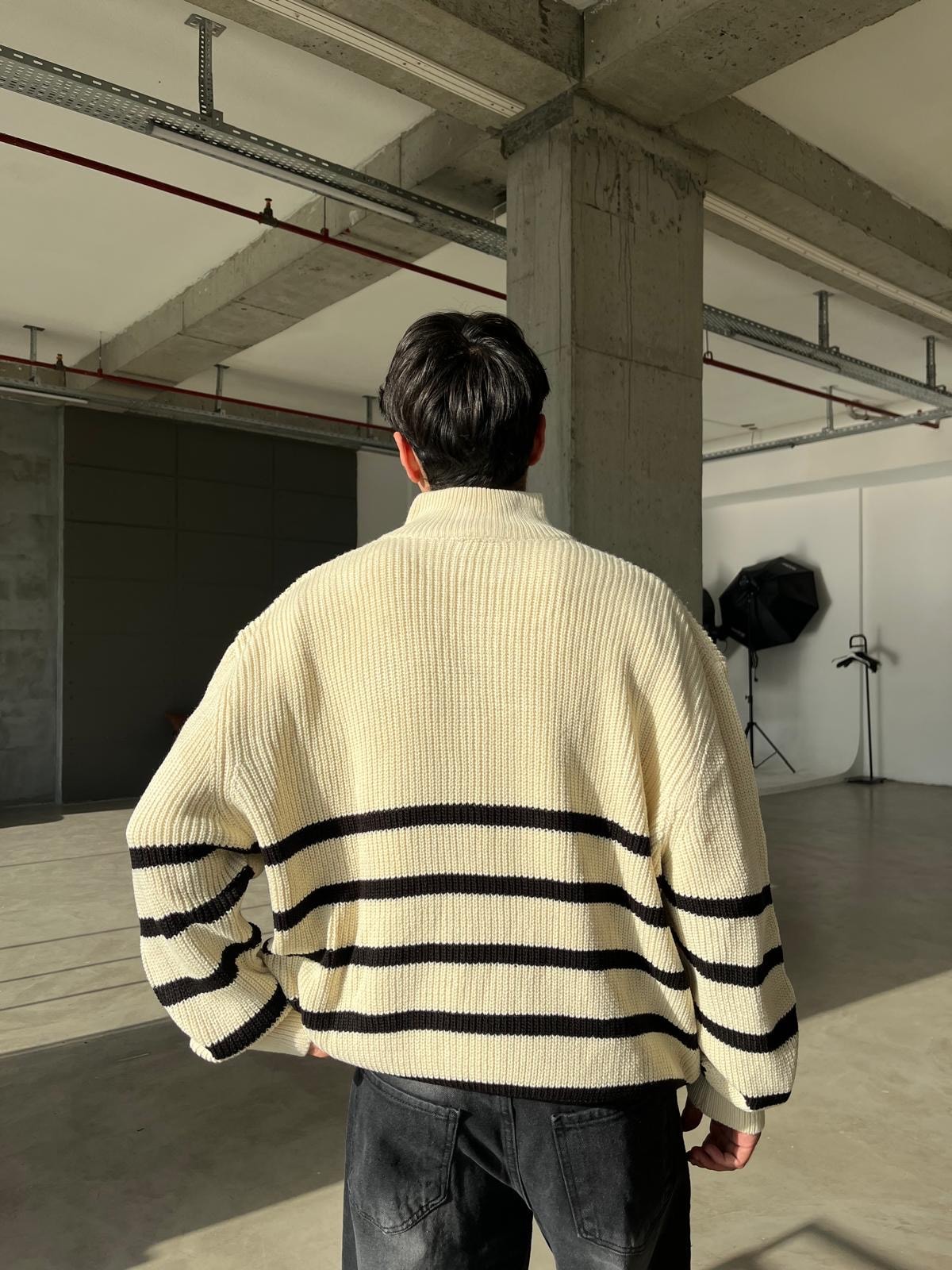 Çizgili Yarım Fermuarlı Triko Sweatshirt - Bej