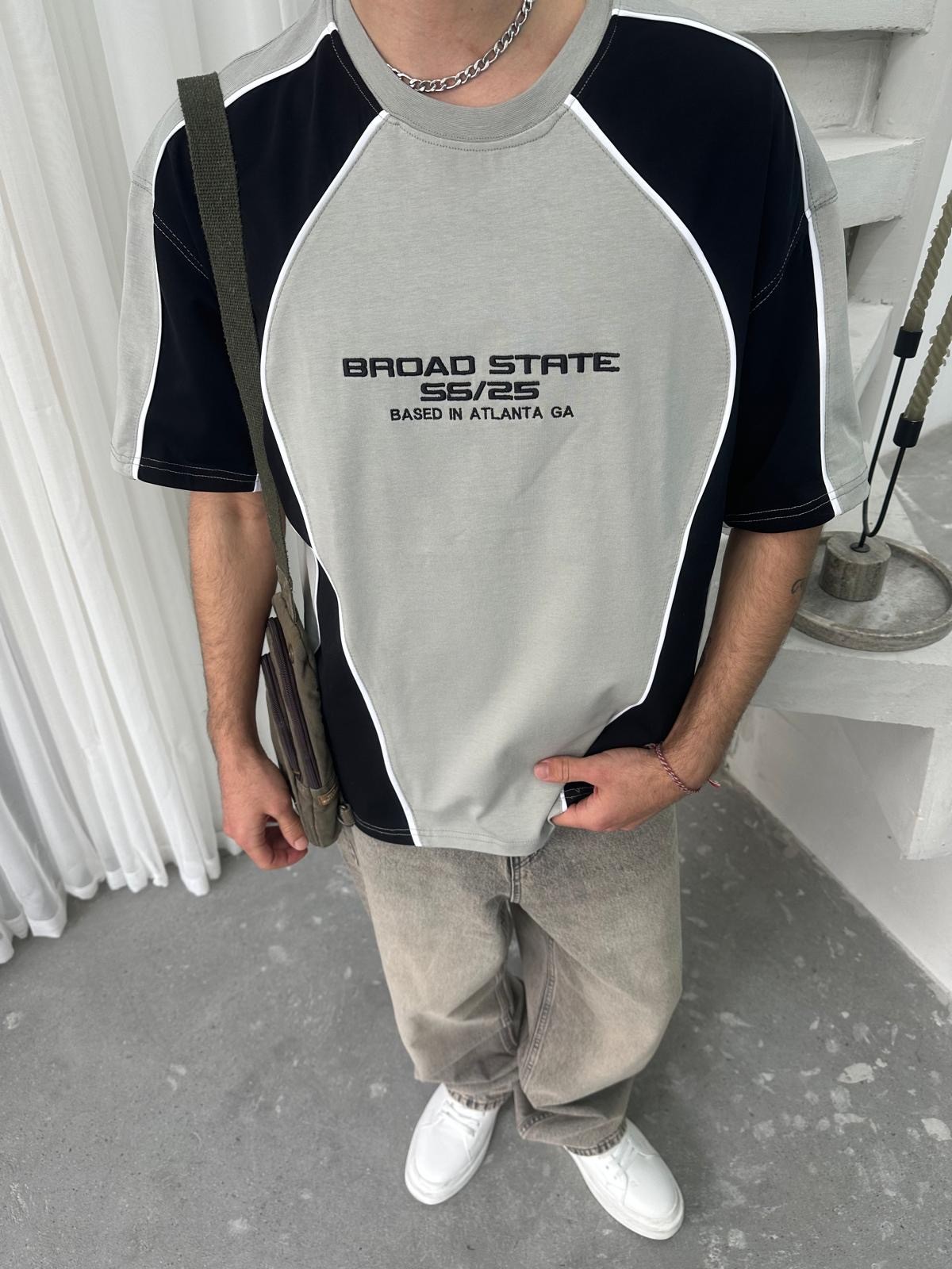 Broad State Reglan Kol Füme T-Shirt