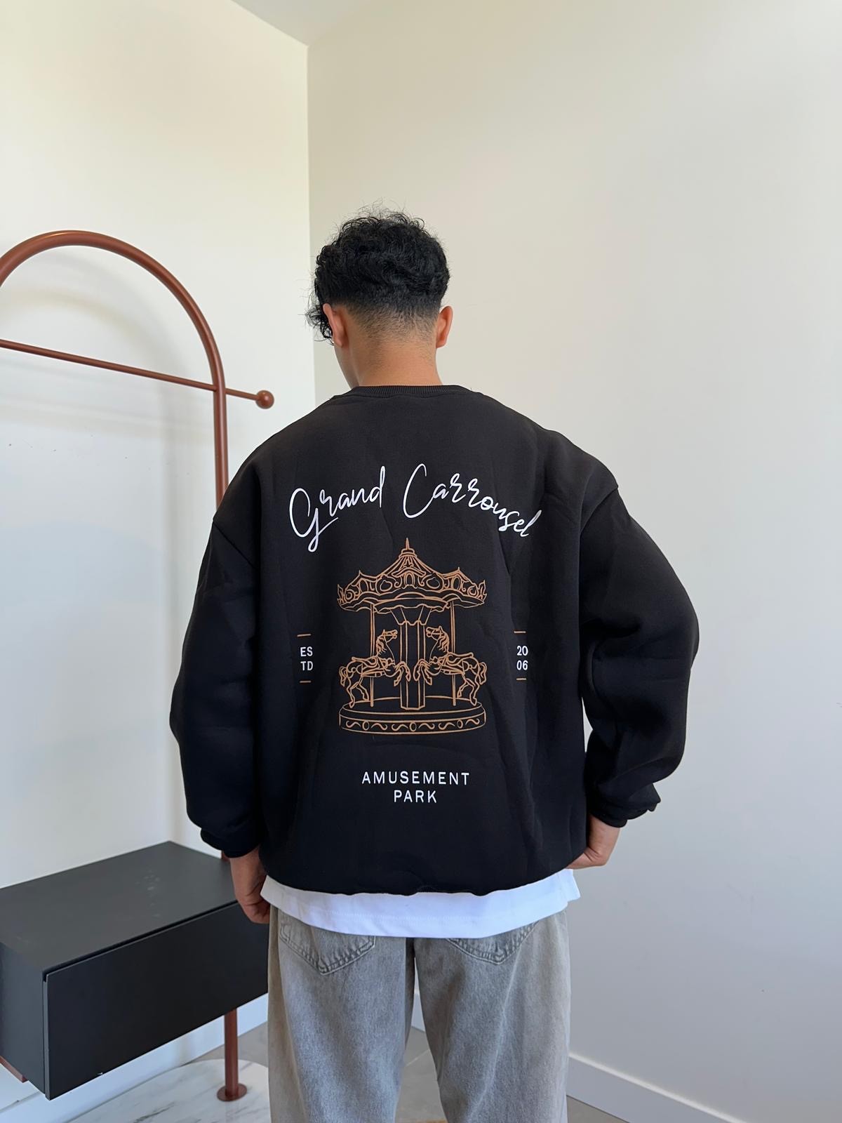 Grand Park Black Oversize Sweatshirt
