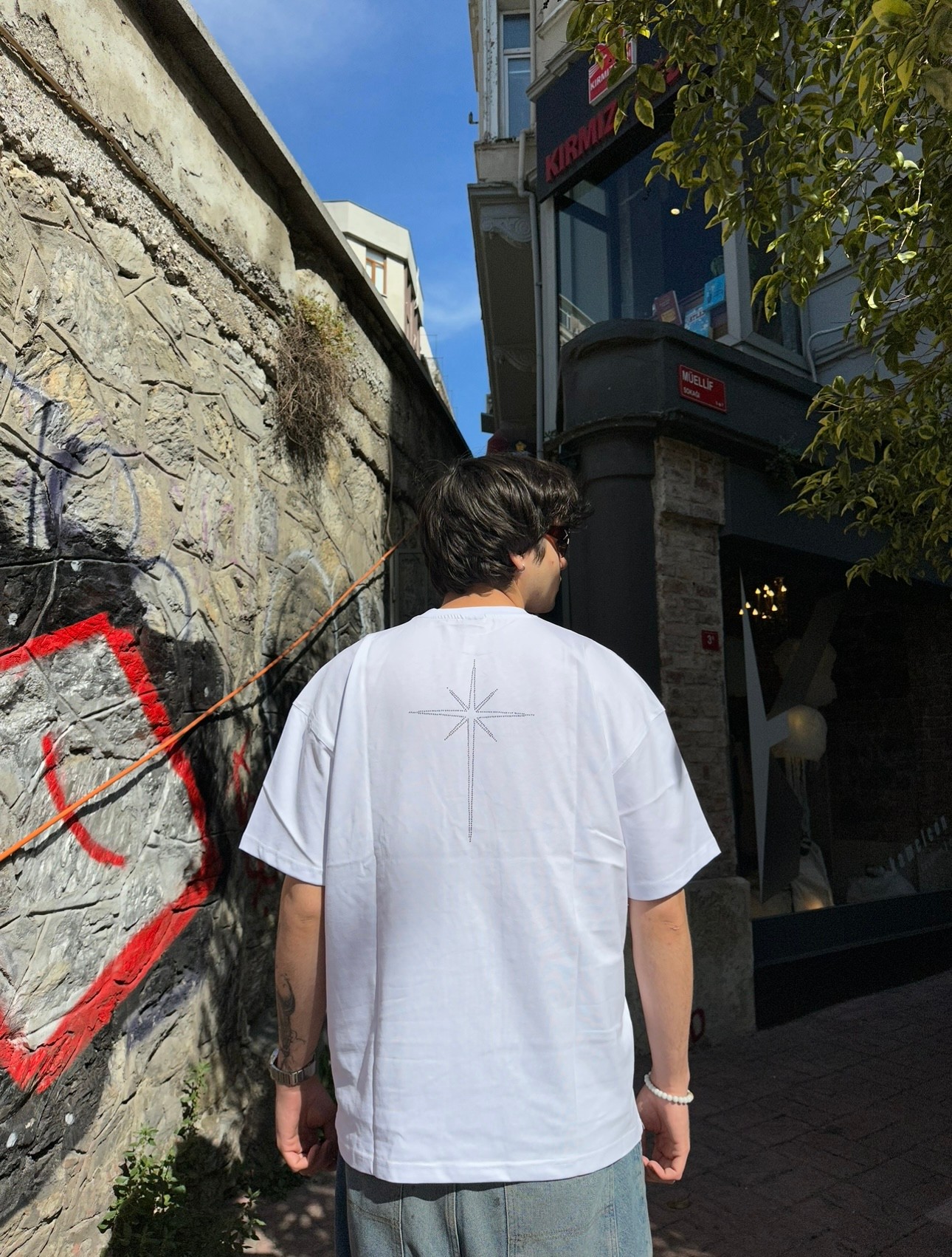 Underground Taş Detay Beyaz T-shirt