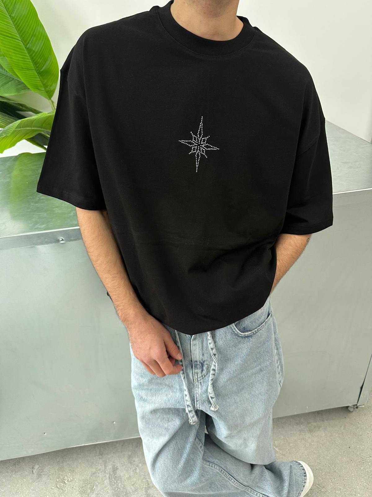 Star Detail Taşlamalı Siyah T-Shirt 