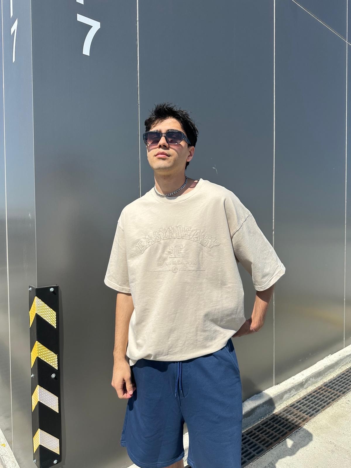 Easy Nakışlı Bej Oversize T-Shirt