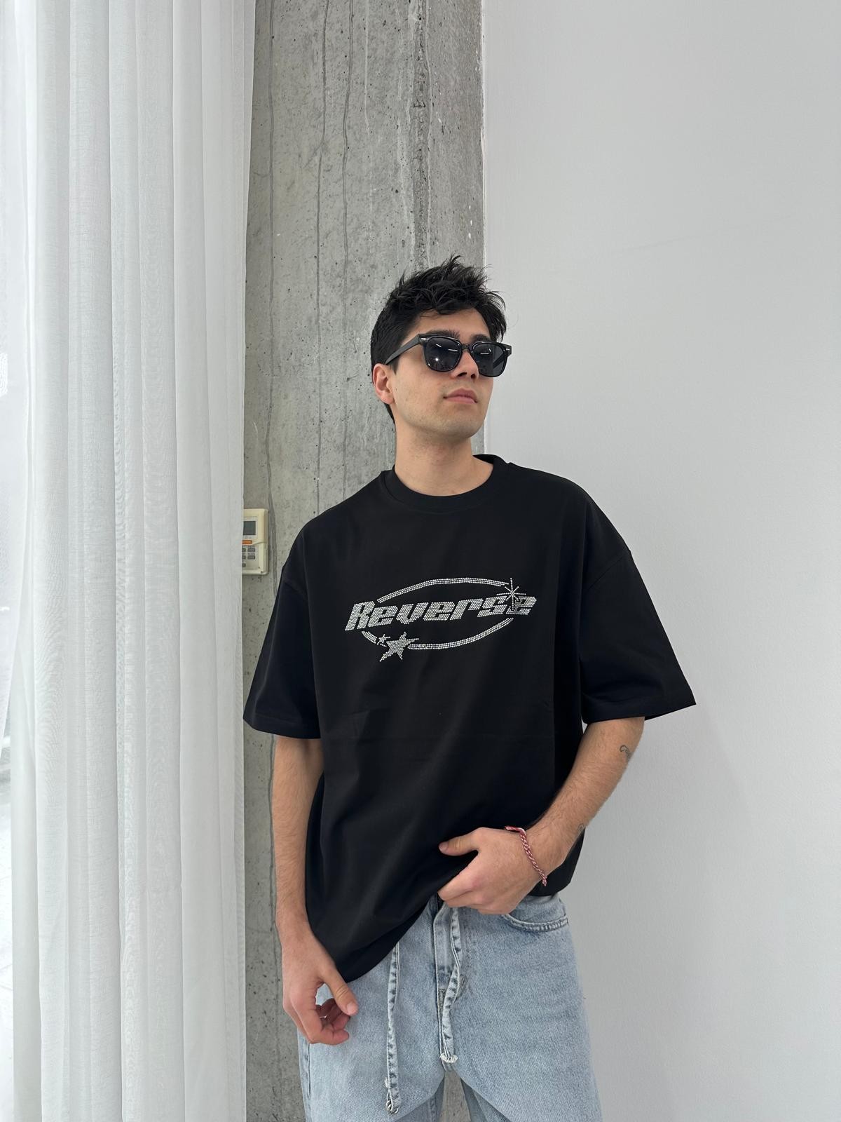 Reverse Taşlamalı Siyah Oversize T-Shirt