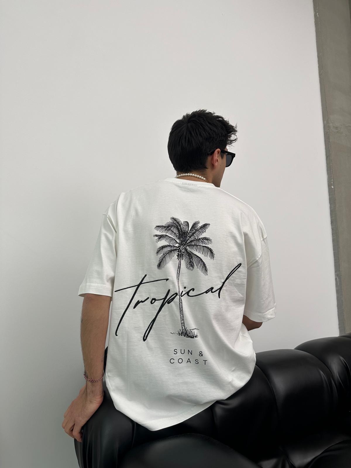 Tropical Sırt Nakışlı Beyaz T-Shirt