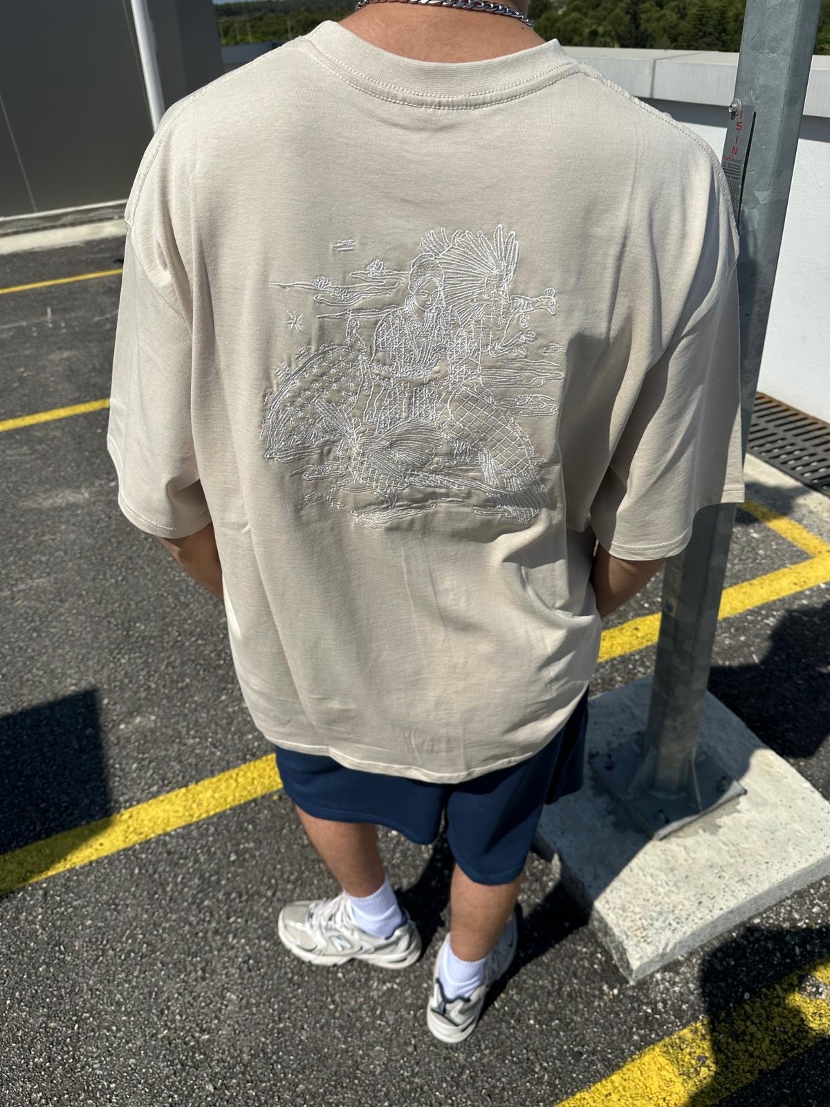 Sırt Nakışlı Bej Oversize T-Shirt