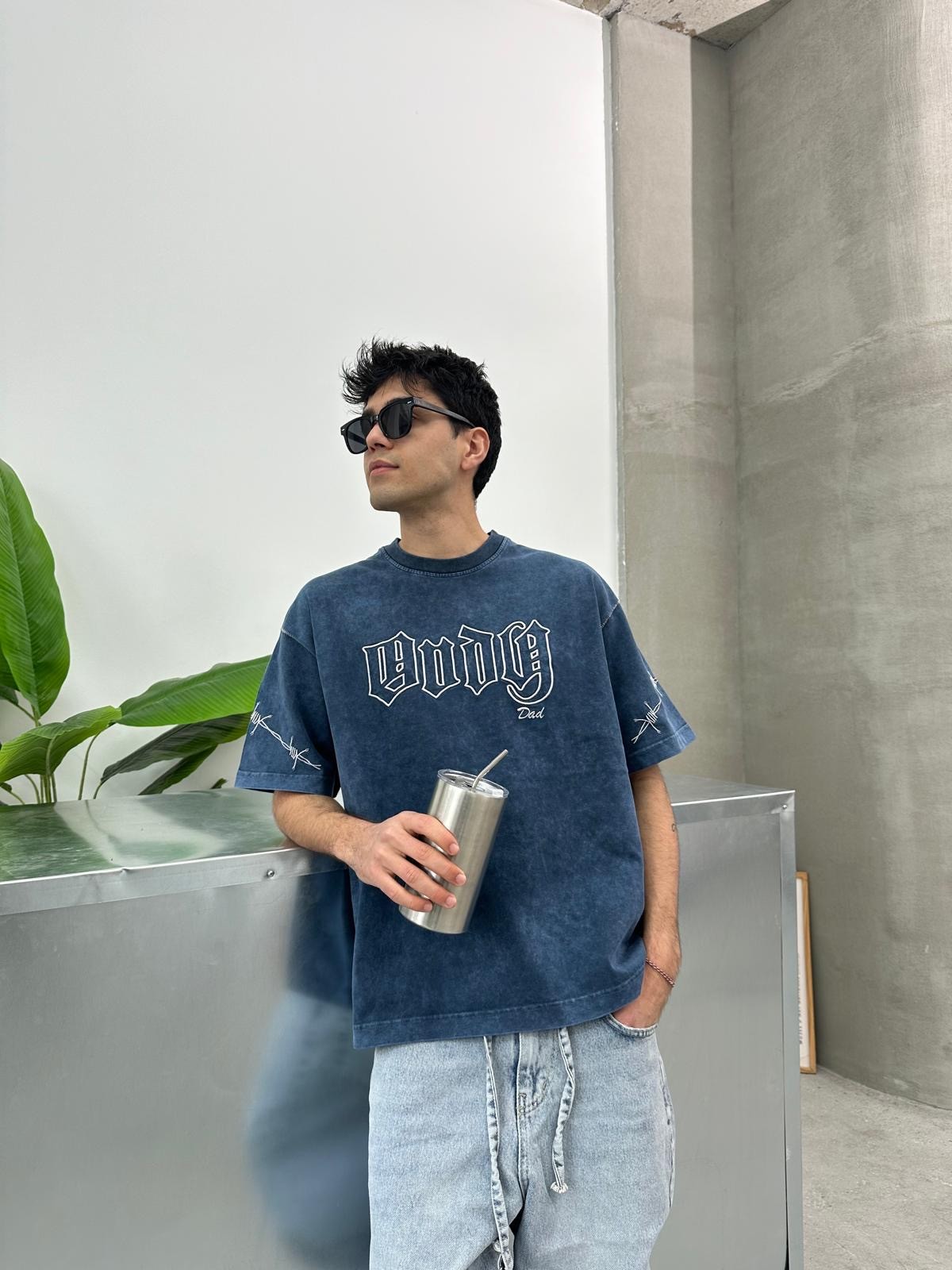 Andy Barbed Washed Navy T-Shirt 