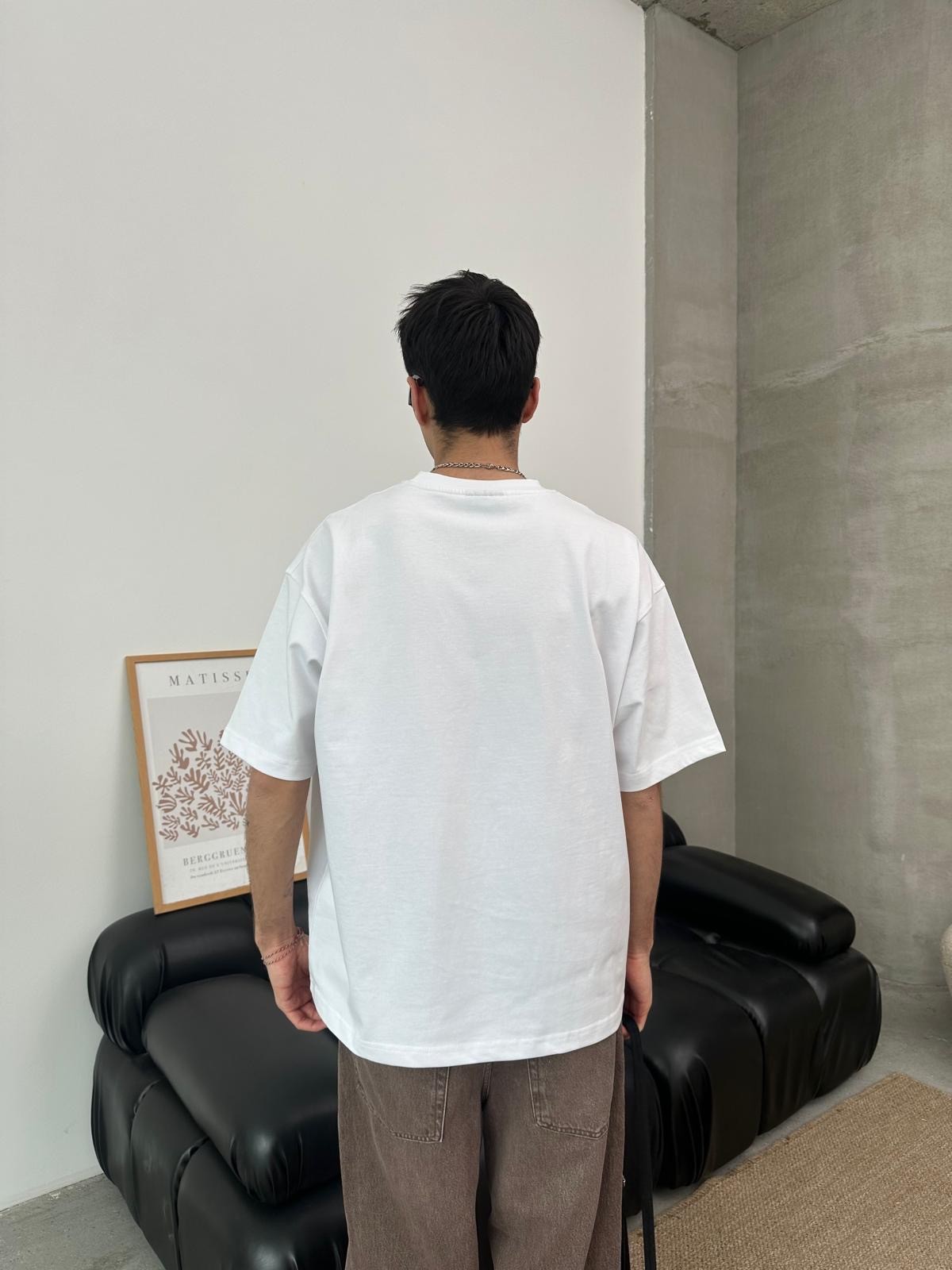 Pedad Nakışlı Beyaz T-Shirt