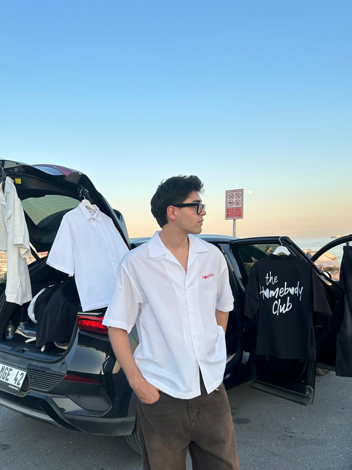 The Homebody Club Baskılı Beyaz Gömlek