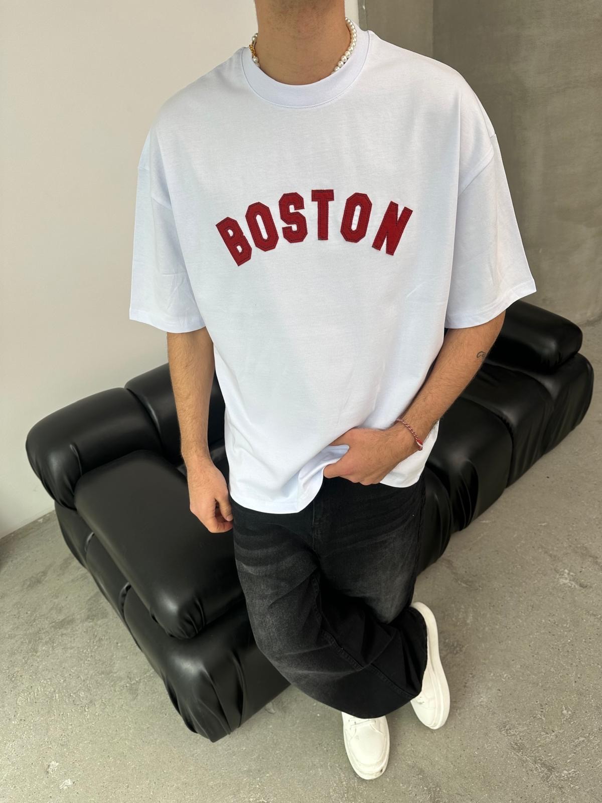 Boston Nakışlı Oversize Beyaz T-Shirt