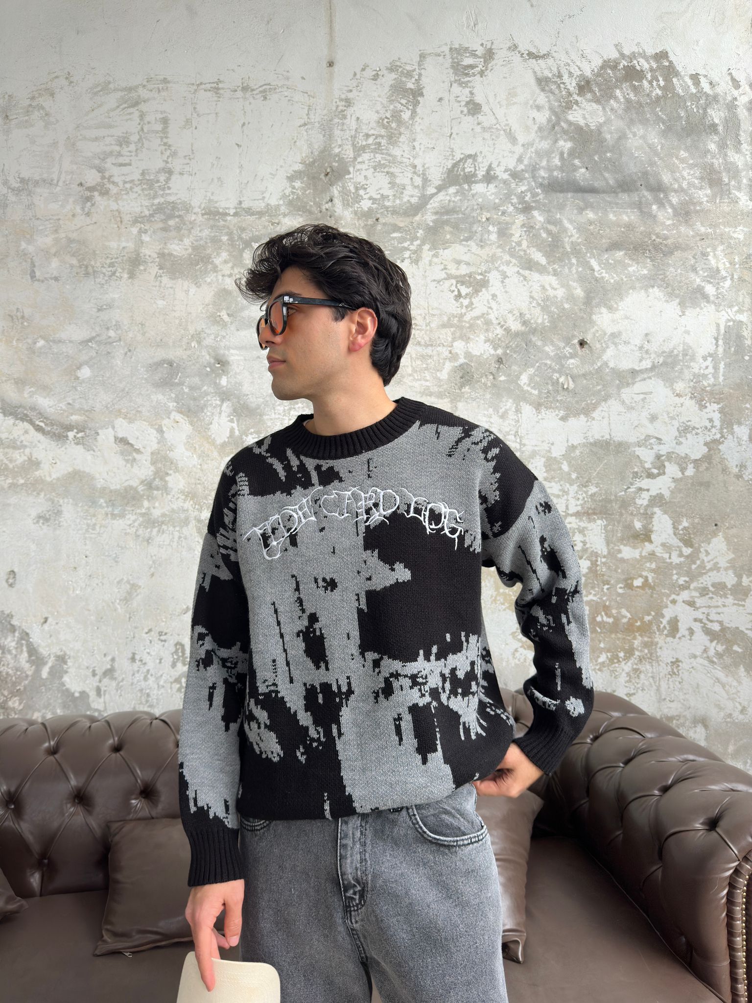 Efekt Nakışlı Gri Oversize Triko