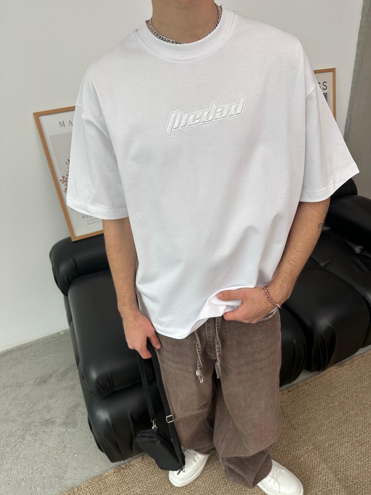 Pedad Nakışlı Beyaz T-Shirt