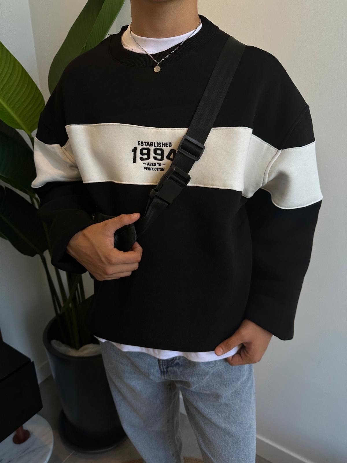 1994 Parçalı Oversize Siyah Sweatshirt