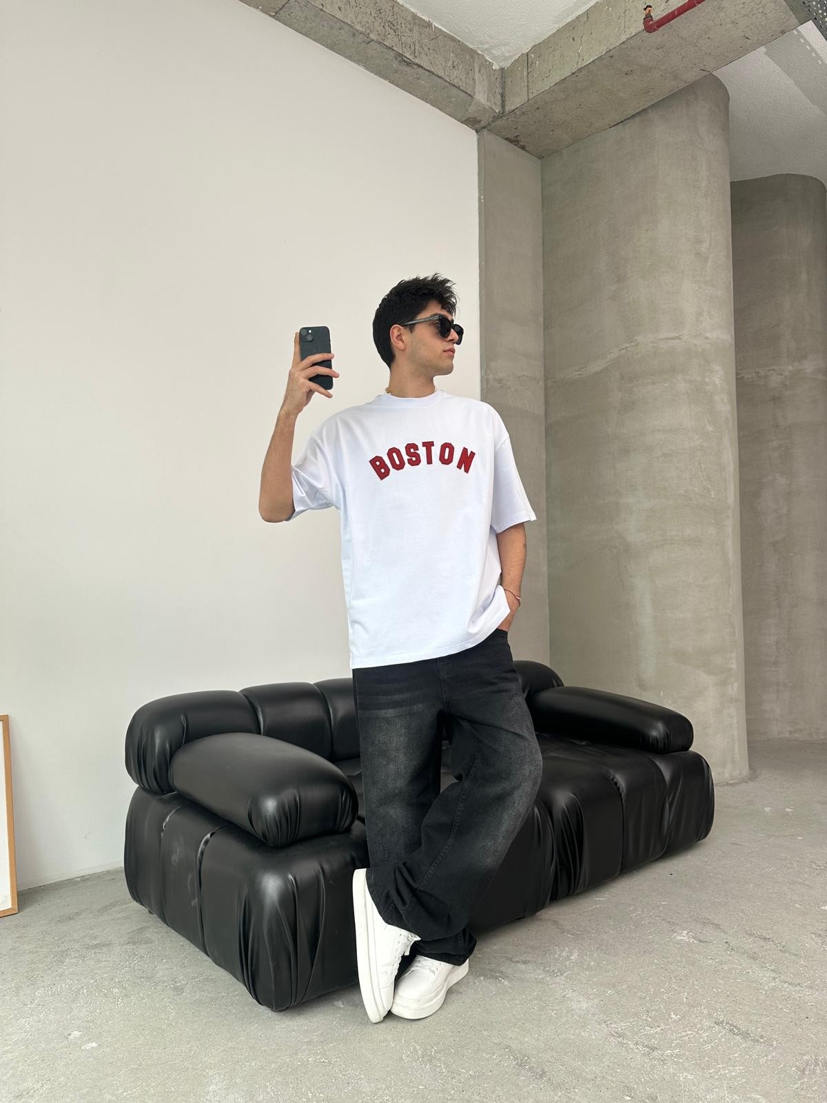 Boston Nakışlı Oversize Beyaz T-Shirt