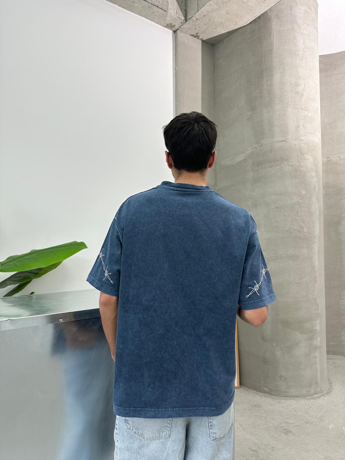 Andy Barbed Washed Navy T-Shirt 