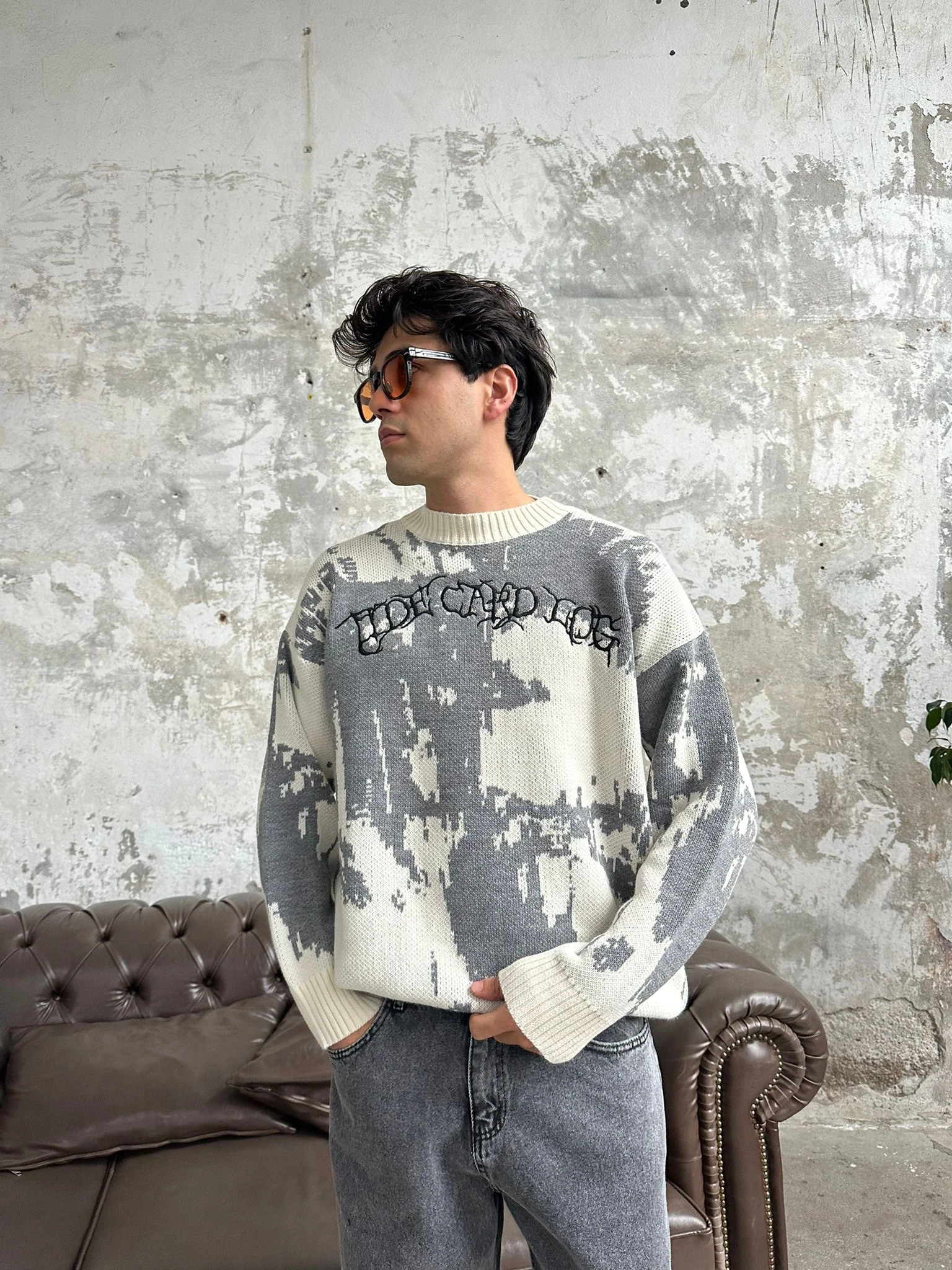 Efekt Nakışlı Bej Oversize Triko