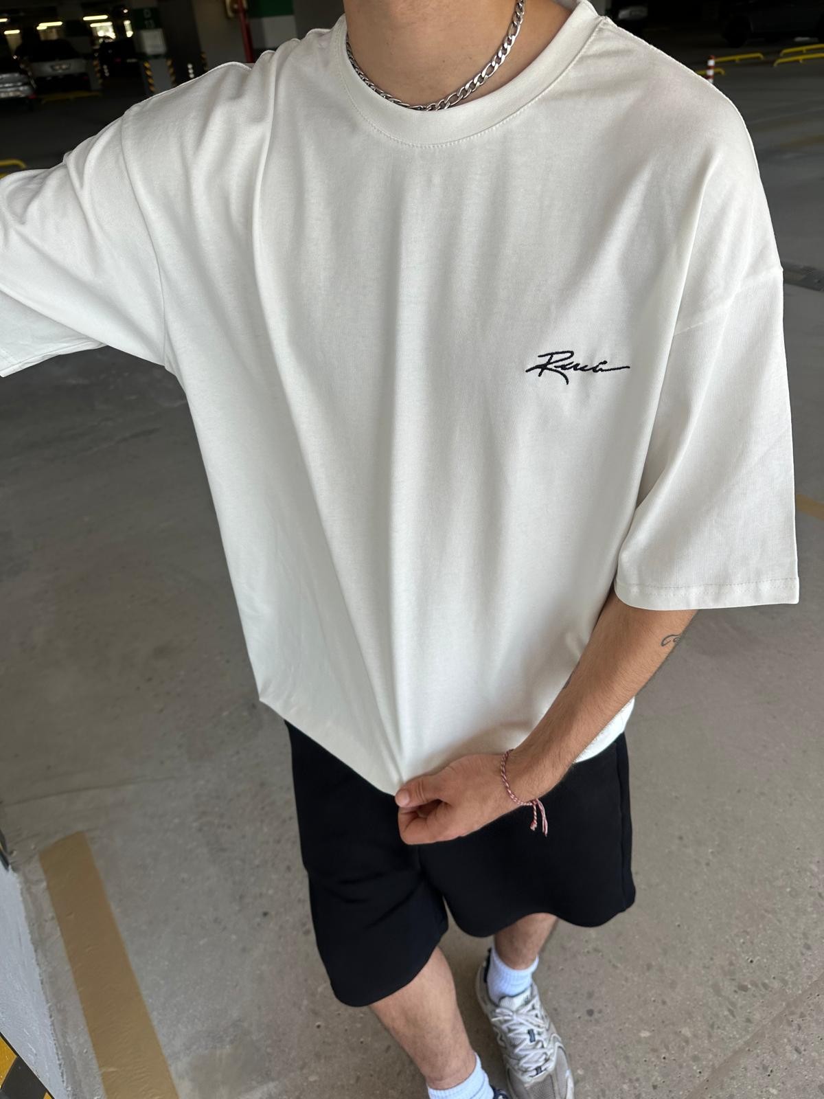 Sırt Nakışlı White Oversize T-Shirt