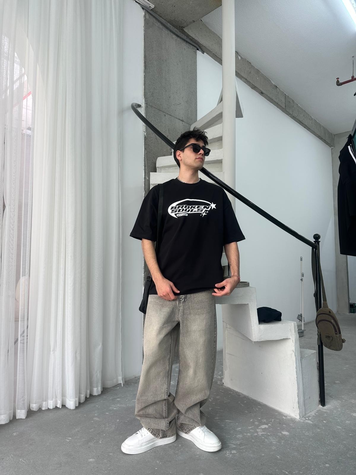 Broken Souls Siyah Oversize T-Shirt