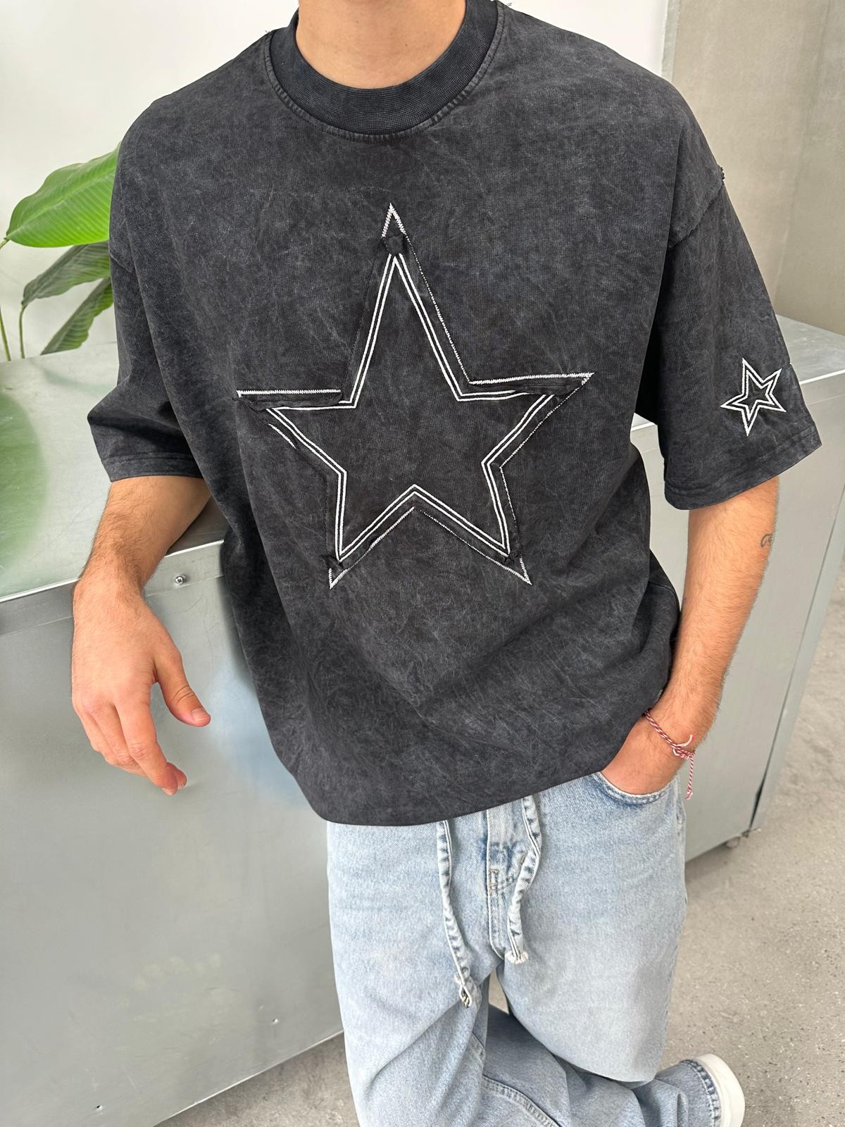 Star Detail Washed Dark T-Shirt 