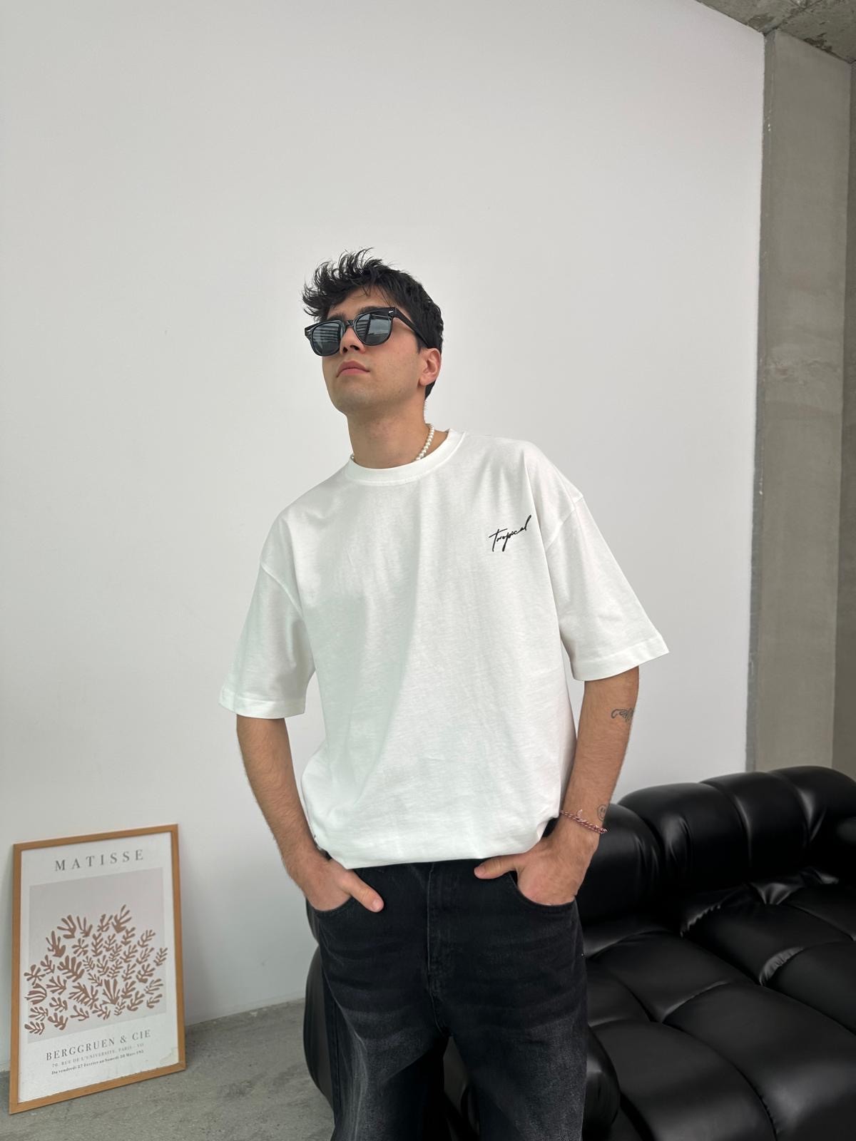 Tropical Sırt Nakışlı Beyaz T-Shirt