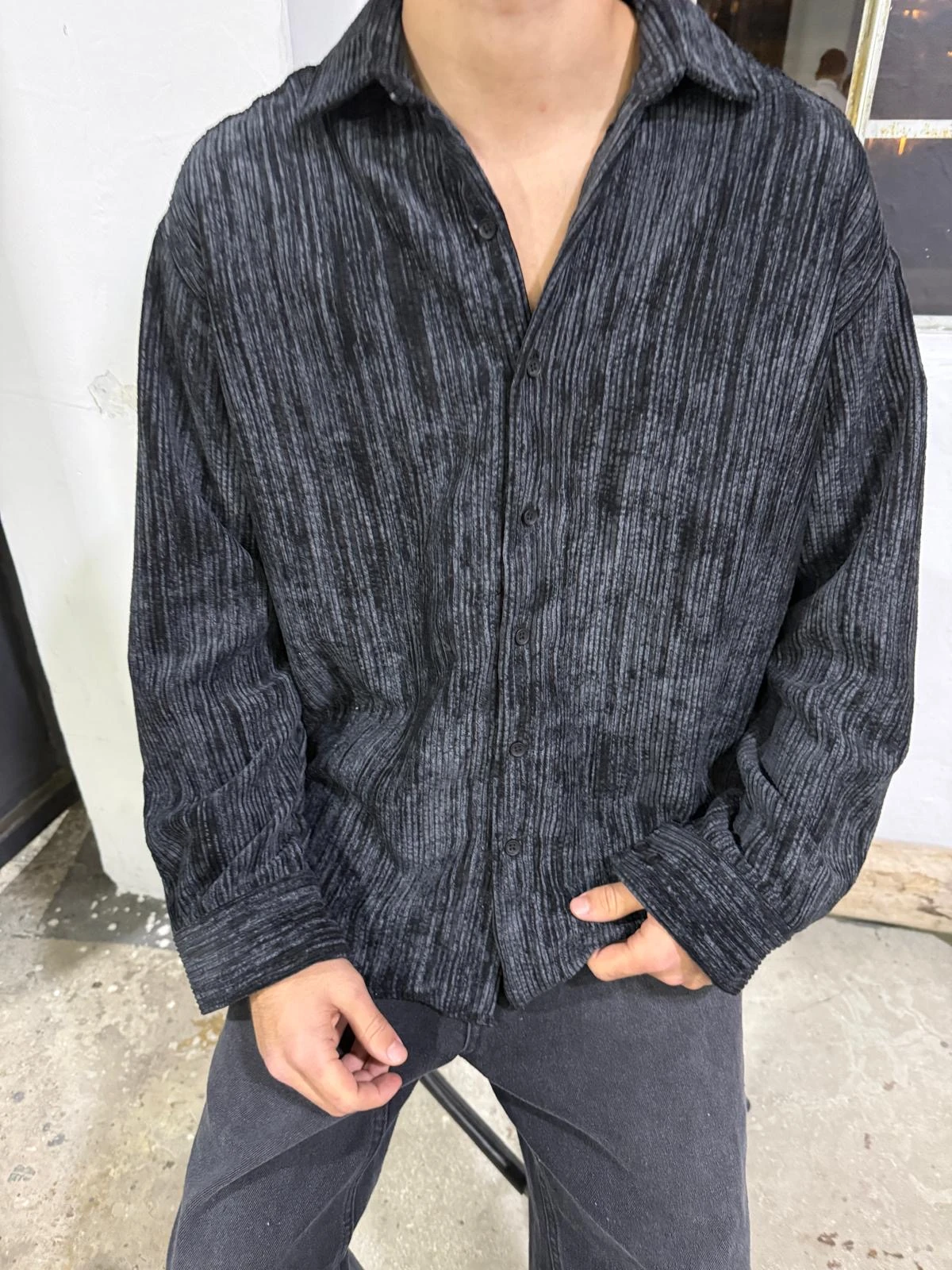 Yıkamalı Siyah Kadife Basic Gömlek