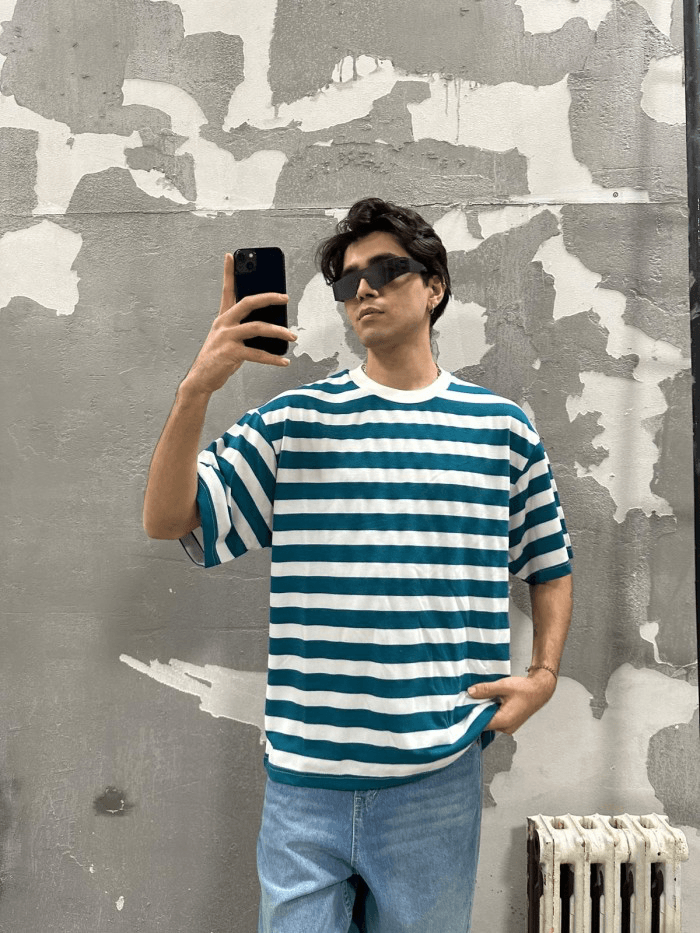 Mavi Şeritli Beyaz T-Shirt