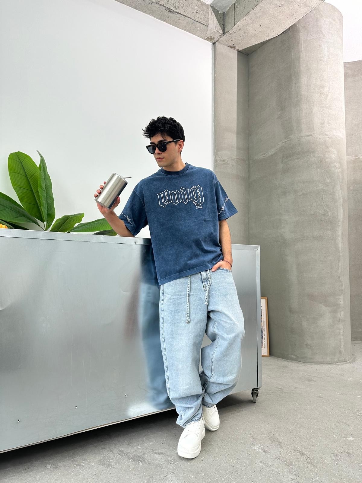 Andy Barbed Washed Navy T-Shirt 